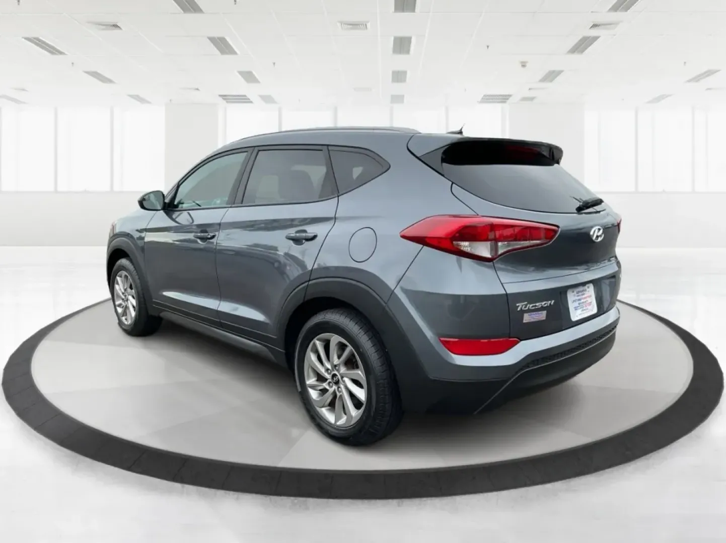 2016 Hyundai Tucson SE (KM8J3CA43GU) with an Nu 2L I-4 gasoline direct injection engine, located at 8750 N County Rd 25A, Piqua, OH, 45356, (937) 908-9800, 40.164391, -84.232513 - **Elevate Your Daily Drive with the 2016 Hyundai Tucson SE Perfect for Your Active Lifestyle!**<br /> <br /> Are you in search of a reliable vehicle that fits your busy lifestyle? The 2016 Hyundai Tucson SE, available now at Advantage Car and Credit in Piqua, OH, is the ultimate SUV for those on th - Photo#4