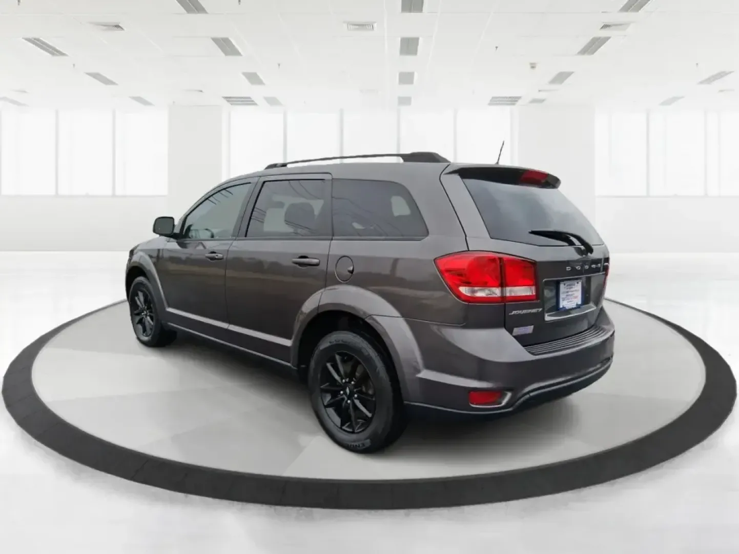 2019 Dodge Journey SE (3C4PDCBB0KT) with an 2.4L L6 DOHC 16V engine, 4A transmission, located at 1230 East Main St, Xenia, OH, 45385, (937) 908-9800, 39.688026, -83.910172 - ### Discover Your Next Adventure with the 2019 Dodge Journey SE Perfect for Growing Families!<br /> <br /> Are you looking for a reliable and spacious SUV that can accommodate your family's needs and adventures? Look no further than this 2019 Dodge Journey SE, now available at Advantage Car and Cre - Photo#4