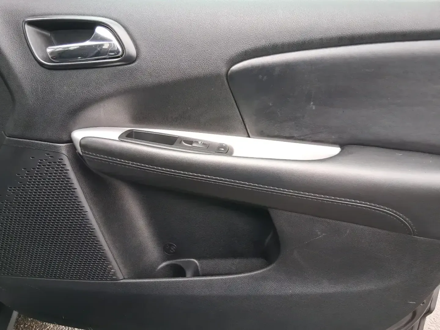 2019 Dodge Journey SE (3C4PDCBB0KT) with an 2.4L L6 DOHC 16V engine, 4A transmission, located at 1230 East Main St, Xenia, OH, 45385, (937) 908-9800, 39.688026, -83.910172 - ### Discover Your Next Adventure with the 2019 Dodge Journey SE Perfect for Growing Families!<br /> <br /> Are you looking for a reliable and spacious SUV that can accommodate your family's needs and adventures? Look no further than this 2019 Dodge Journey SE, now available at Advantage Car and Cre - Photo#19