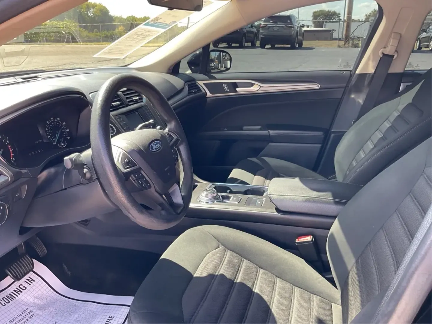 2018 Ford Fusion SE (3FA6P0H78JR) with an 2.5L L4 DOHC 16V engine, 6-Speed Automatic transmission, located at 401 Woodman Dr, Riverside, OH, 45431, (937) 908-9800, 39.760899, -84.123421 - ### Discover Your Next Adventure with the 2018 Ford Fusion SE at Advantage Car and Credit - Riverside!<br /> <br /> Are you in the market for a reliable sedan that perfectly balances style, comfort, and practicality? Look no further than the 2018 Ford Fusion SE, available now at Advantage Car and Cr - Photo#9