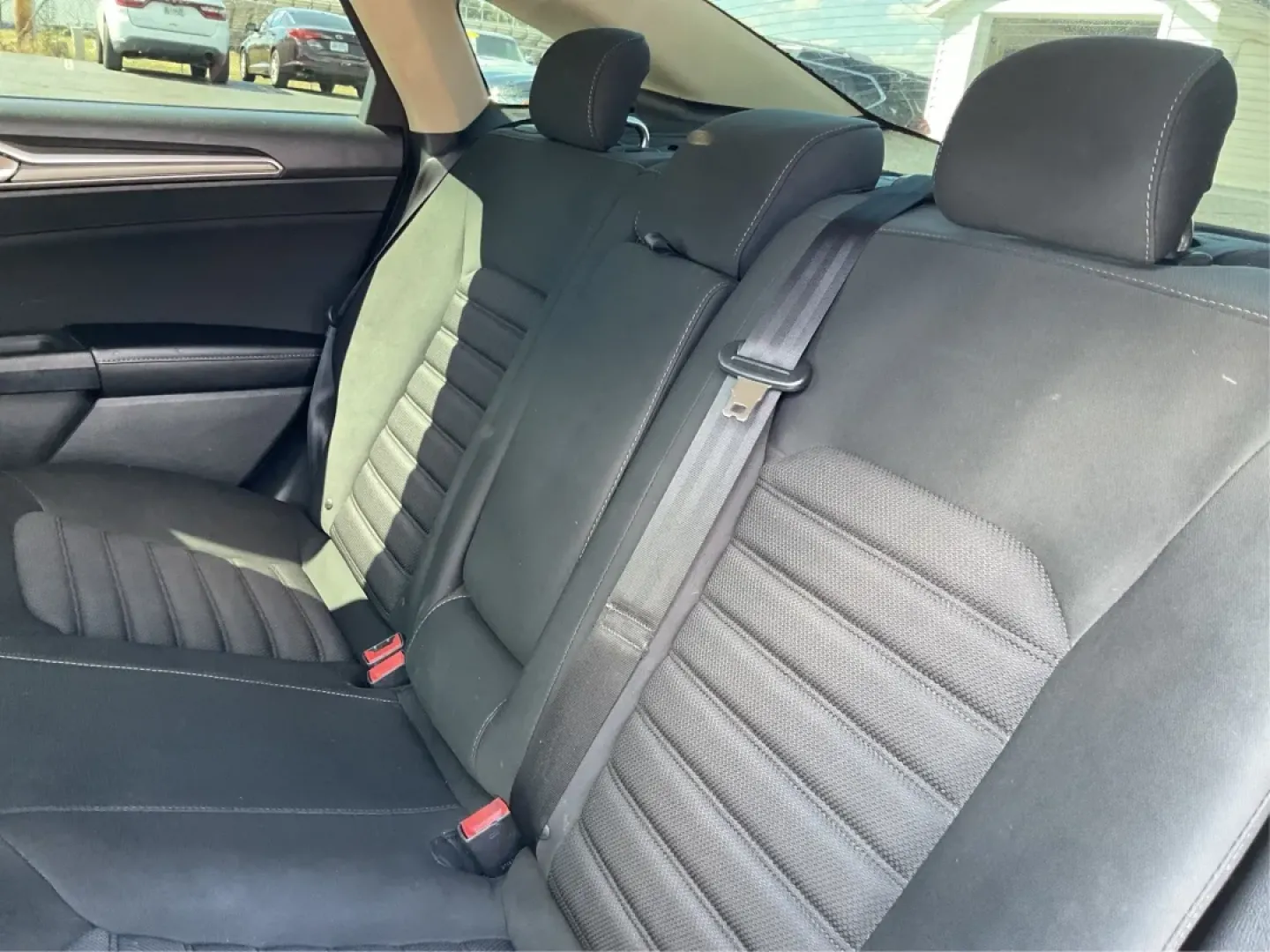 2018 Ford Fusion SE (3FA6P0H78JR) with an 2.5L L4 DOHC 16V engine, 6-Speed Automatic transmission, located at 401 Woodman Dr, Riverside, OH, 45431, (937) 908-9800, 39.760899, -84.123421 - ### Discover Your Next Adventure with the 2018 Ford Fusion SE at Advantage Car and Credit - Riverside!<br /> <br /> Are you in the market for a reliable sedan that perfectly balances style, comfort, and practicality? Look no further than the 2018 Ford Fusion SE, available now at Advantage Car and Cr - Photo#10