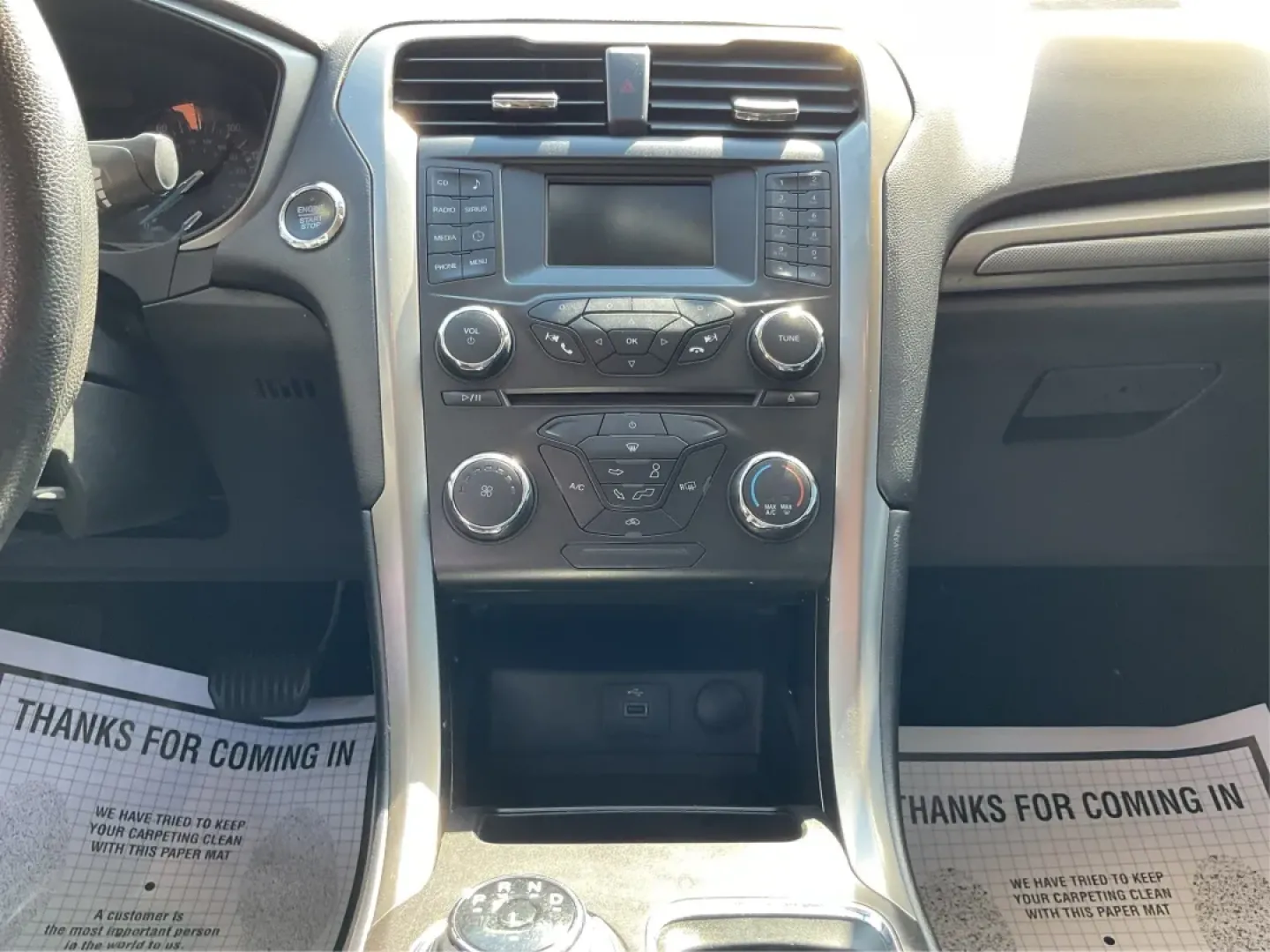 2018 Ford Fusion SE (3FA6P0H78JR) with an 2.5L L4 DOHC 16V engine, 6-Speed Automatic transmission, located at 401 Woodman Dr, Riverside, OH, 45431, (937) 908-9800, 39.760899, -84.123421 - ### Discover Your Next Adventure with the 2018 Ford Fusion SE at Advantage Car and Credit - Riverside!<br /> <br /> Are you in the market for a reliable sedan that perfectly balances style, comfort, and practicality? Look no further than the 2018 Ford Fusion SE, available now at Advantage Car and Cr - Photo#13