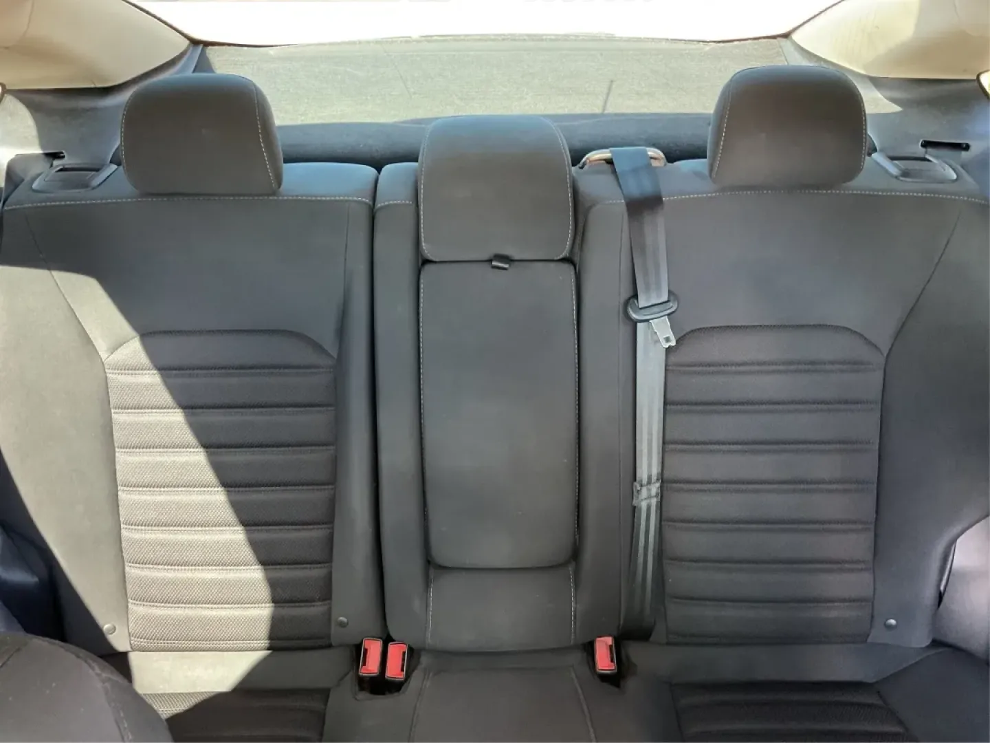 2018 Ford Fusion SE (3FA6P0H78JR) with an 2.5L L4 DOHC 16V engine, 6-Speed Automatic transmission, located at 401 Woodman Dr, Riverside, OH, 45431, (937) 908-9800, 39.760899, -84.123421 - ### Discover Your Next Adventure with the 2018 Ford Fusion SE at Advantage Car and Credit - Riverside!<br /> <br /> Are you in the market for a reliable sedan that perfectly balances style, comfort, and practicality? Look no further than the 2018 Ford Fusion SE, available now at Advantage Car and Cr - Photo#14