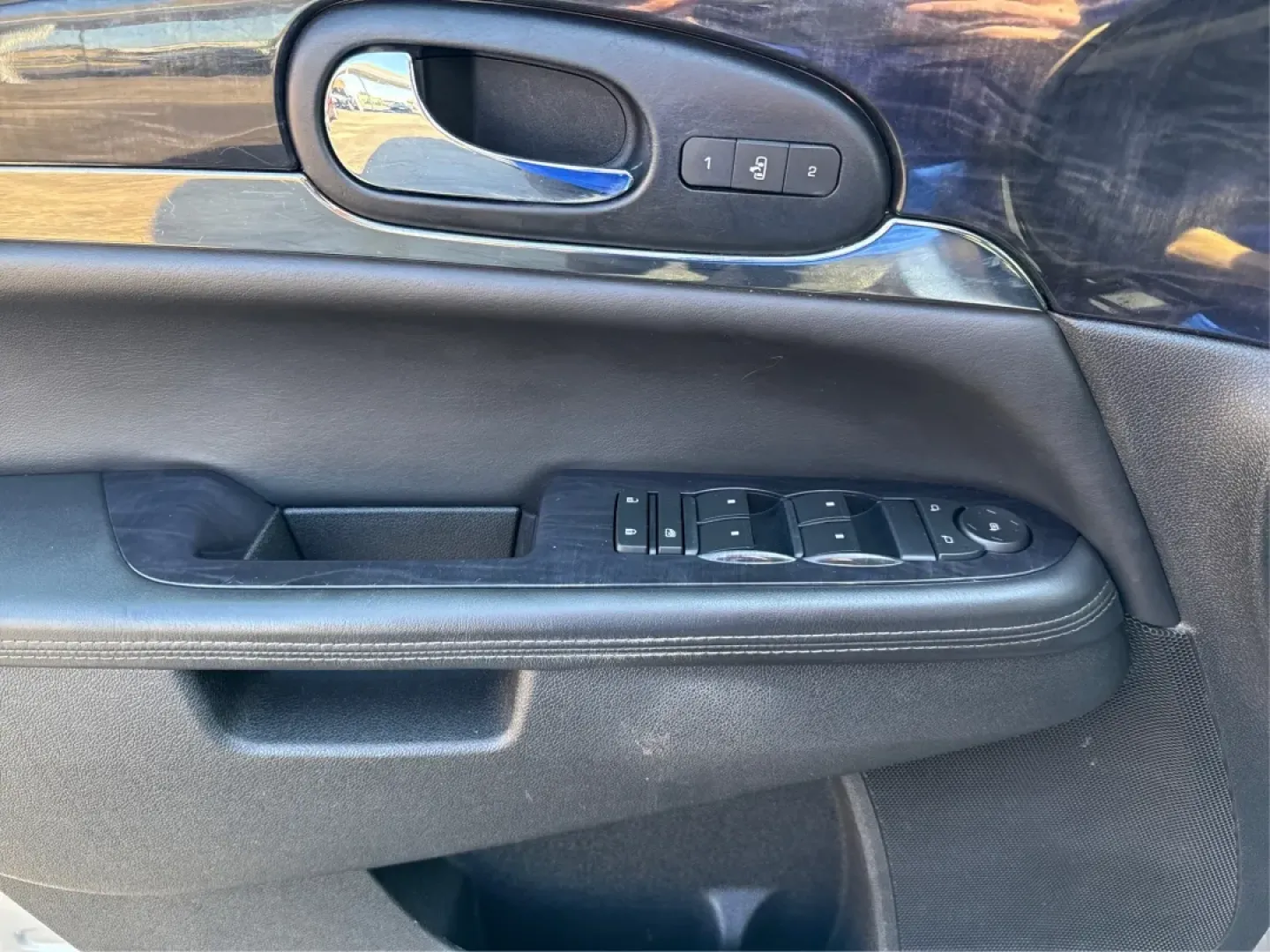 2015 Buick Enclave Leather (5GAKRBKD2FJ) with an 3.6L V-6 gasoline direct injection engine, located at 1099 N County Rd 25A, Troy, OH, 45373, (937) 908-9800, 40.057079, -84.212883 - Are you ready to elevate your family adventures and enjoy your daily commutes in style? Look no further than the 2015 Buick Enclave, available now at Advantage Car and Credit in Troy, OH! This spacious utility vehicle is designed with families in mind, making it the perfect choice for busy parents, - Photo#19