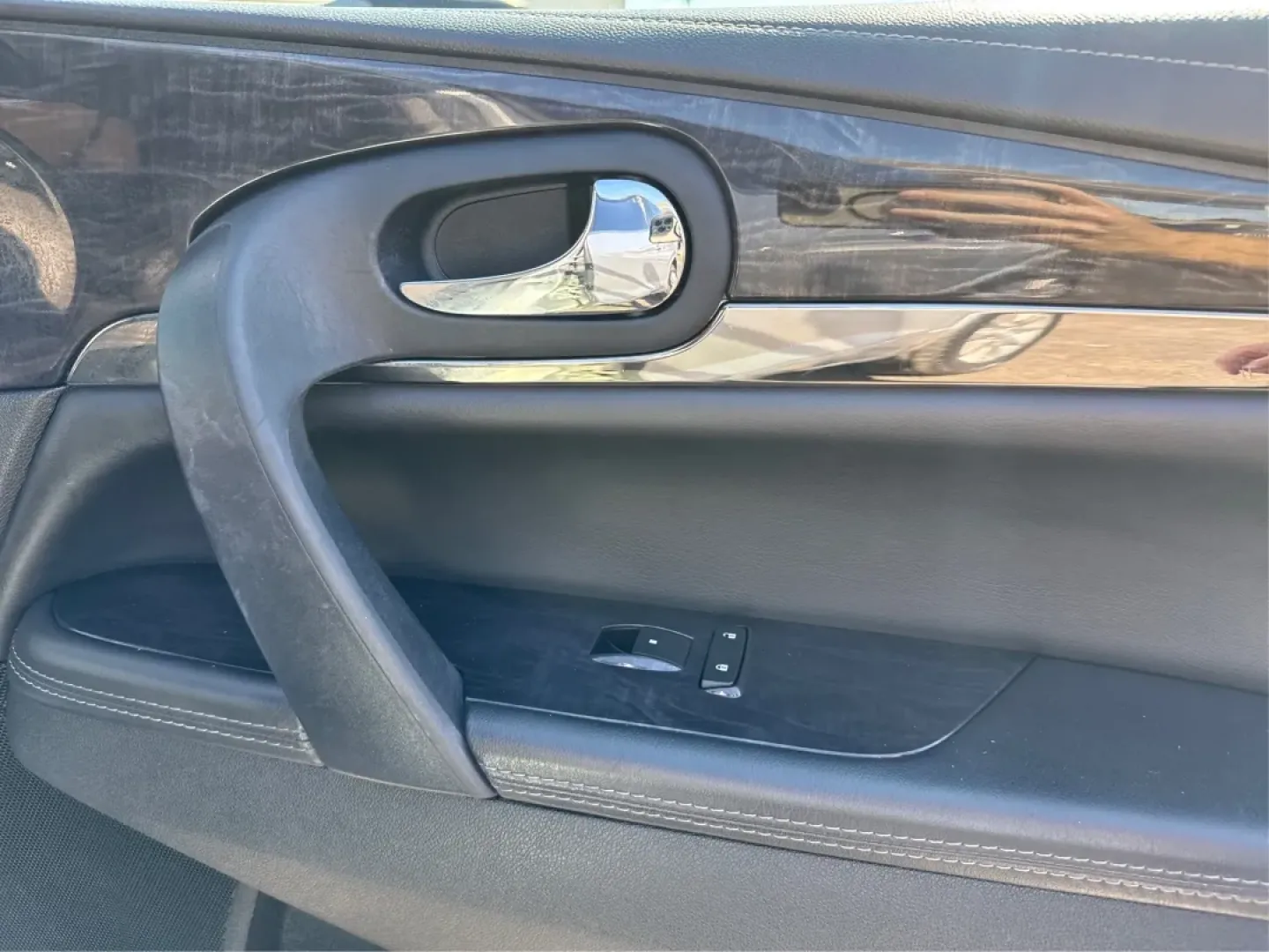 2015 Buick Enclave Leather (5GAKRBKD2FJ) with an 3.6L V-6 gasoline direct injection engine, located at 1099 N County Rd 25A, Troy, OH, 45373, (937) 908-9800, 40.057079, -84.212883 - Are you ready to elevate your family adventures and enjoy your daily commutes in style? Look no further than the 2015 Buick Enclave, available now at Advantage Car and Credit in Troy, OH! This spacious utility vehicle is designed with families in mind, making it the perfect choice for busy parents, - Photo#20