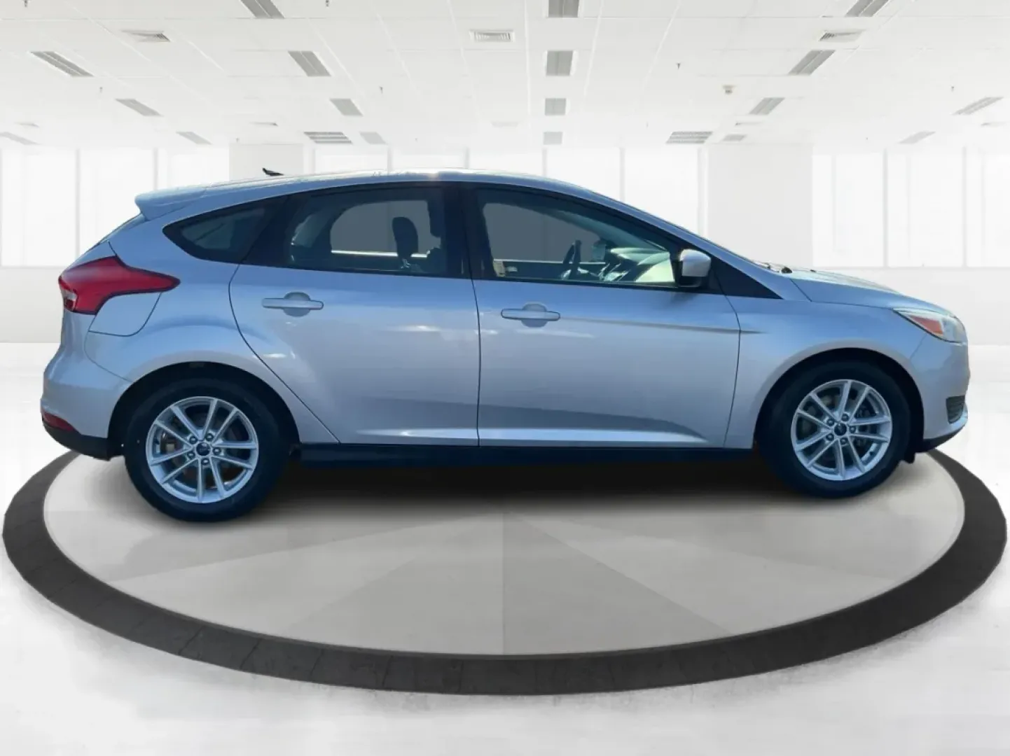 2018 Ford Focus SE (1FADP3K23JL) with an 2L I-4 gasoline direct injection engine, located at 1099 N County Rd 25A, Troy, OH, 45373, (937) 908-9800, 40.057079, -84.212883 - ### Discover Adventure and Comfort with the 2018 Ford Focus SE at Advantage Car and Credit!<br /> <br /> Are you in search of a reliable, stylish vehicle that perfectly complements your active lifestyle? Look no further! The 2018 Ford Focus SE Hatchback is designed for those who appreciate both func - Photo#1