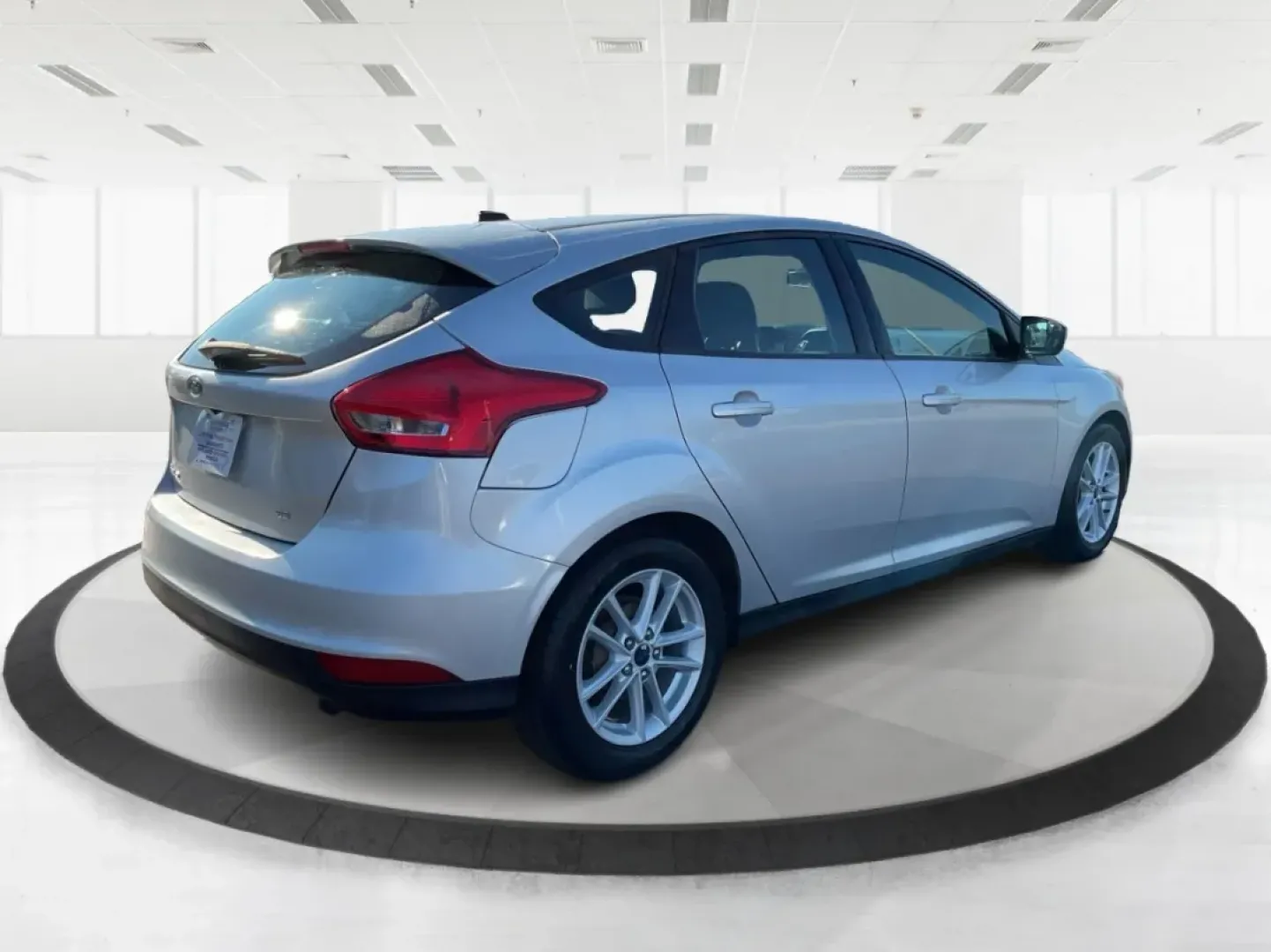 2018 Ford Focus SE (1FADP3K23JL) with an 2L I-4 gasoline direct injection engine, located at 1099 N County Rd 25A, Troy, OH, 45373, (937) 908-9800, 40.057079, -84.212883 - ### Discover Adventure and Comfort with the 2018 Ford Focus SE at Advantage Car and Credit!<br /> <br /> Are you in search of a reliable, stylish vehicle that perfectly complements your active lifestyle? Look no further! The 2018 Ford Focus SE Hatchback is designed for those who appreciate both func - Photo#2