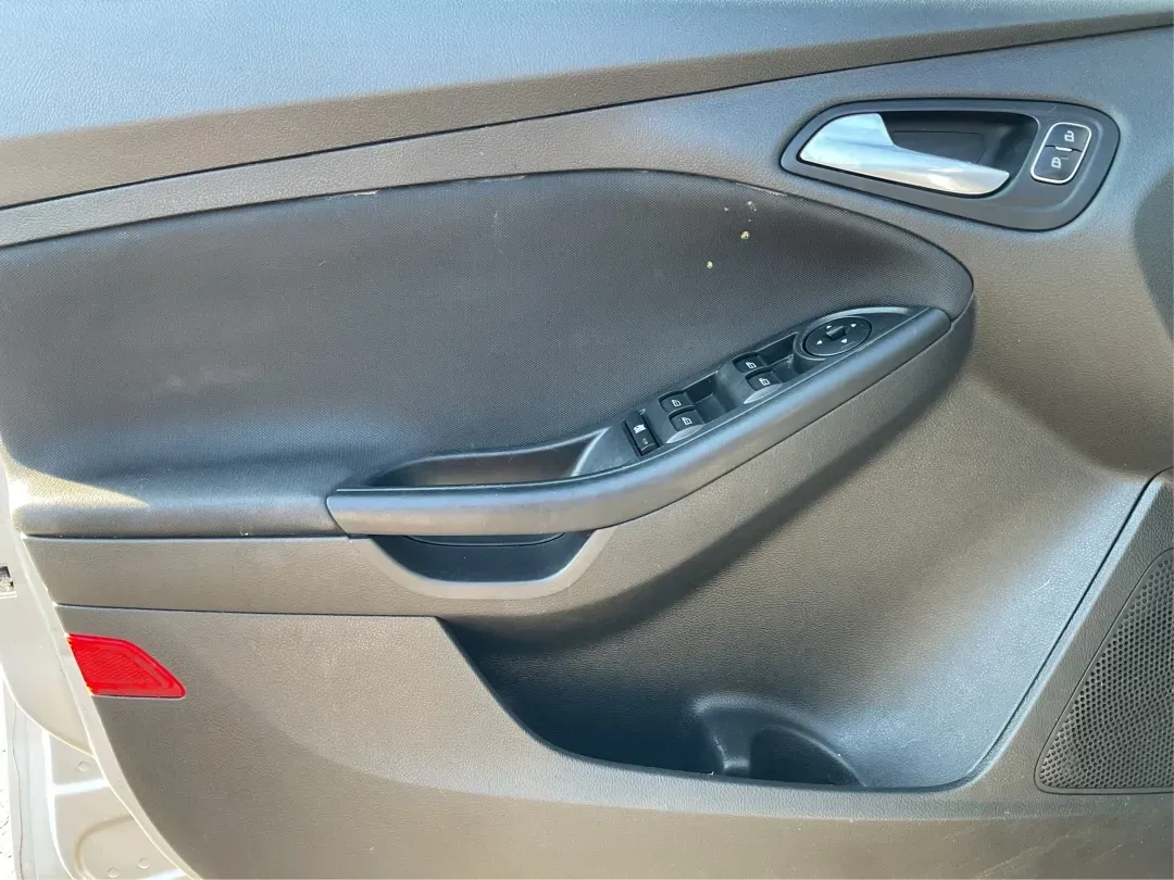 2018 Ford Focus SE (1FADP3K23JL) with an 2L I-4 gasoline direct injection engine, located at 1099 N County Rd 25A, Troy, OH, 45373, (937) 908-9800, 40.057079, -84.212883 - ### Discover Adventure and Comfort with the 2018 Ford Focus SE at Advantage Car and Credit!<br /> <br /> Are you in search of a reliable, stylish vehicle that perfectly complements your active lifestyle? Look no further! The 2018 Ford Focus SE Hatchback is designed for those who appreciate both func - Photo#18