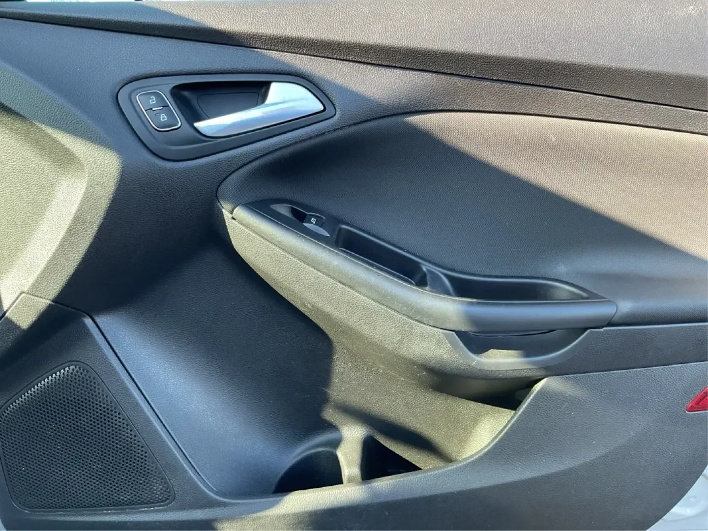 2018 Ford Focus SE (1FADP3K23JL) with an 2L I-4 gasoline direct injection engine, located at 1099 N County Rd 25A, Troy, OH, 45373, (937) 908-9800, 40.057079, -84.212883 - ### Discover Adventure and Comfort with the 2018 Ford Focus SE at Advantage Car and Credit!<br /> <br /> Are you in search of a reliable, stylish vehicle that perfectly complements your active lifestyle? Look no further! The 2018 Ford Focus SE Hatchback is designed for those who appreciate both func - Photo#19