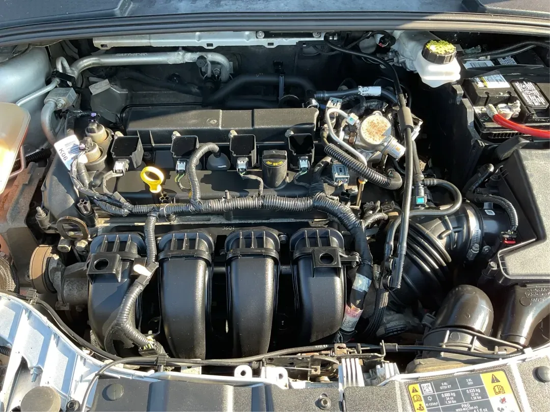 2018 Ford Focus SE (1FADP3K23JL) with an 2L I-4 gasoline direct injection engine, located at 880 E. National Road, Vandalia, OH, 45377, (937) 908-9800, 39.891918, -84.183594 - ### Discover Adventure and Comfort with the 2018 Ford Focus SE at Advantage Car and Credit!<br /> <br /> Are you in search of a reliable, stylish vehicle that perfectly complements your active lifestyle? Look no further! The 2018 Ford Focus SE Hatchback is designed for those who appreciate both func - Photo#11