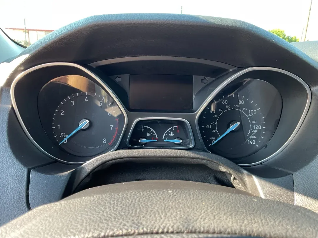 2018 Ford Focus SE (1FADP3K23JL) with an 2L I-4 gasoline direct injection engine, located at 880 E. National Road, Vandalia, OH, 45377, (937) 908-9800, 39.891918, -84.183594 - ### Discover Adventure and Comfort with the 2018 Ford Focus SE at Advantage Car and Credit!<br /> <br /> Are you in search of a reliable, stylish vehicle that perfectly complements your active lifestyle? Look no further! The 2018 Ford Focus SE Hatchback is designed for those who appreciate both func - Photo#15