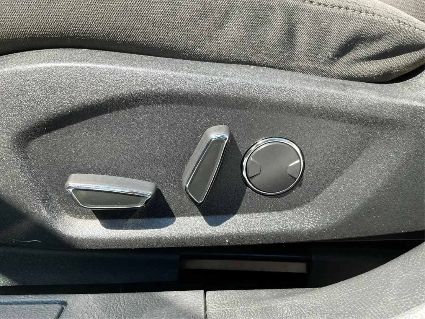 2018 Ford Fusion SE (3FA6P0HD3JR) with an Other engine, located at 880 E. National Road, Vandalia, OH, 45377, (937) 908-9800, 39.891918, -84.183594 - Looking for a reliable sedan that combines style, comfort, and practicality? Look no further than the 2018 Ford Fusion SE, available now at Advantage Car and Credit in Vandalia, OH! Perfect for your daily commute, family outings, or even weekend adventures, this vehicle is designed to enhance your l - Photo#18