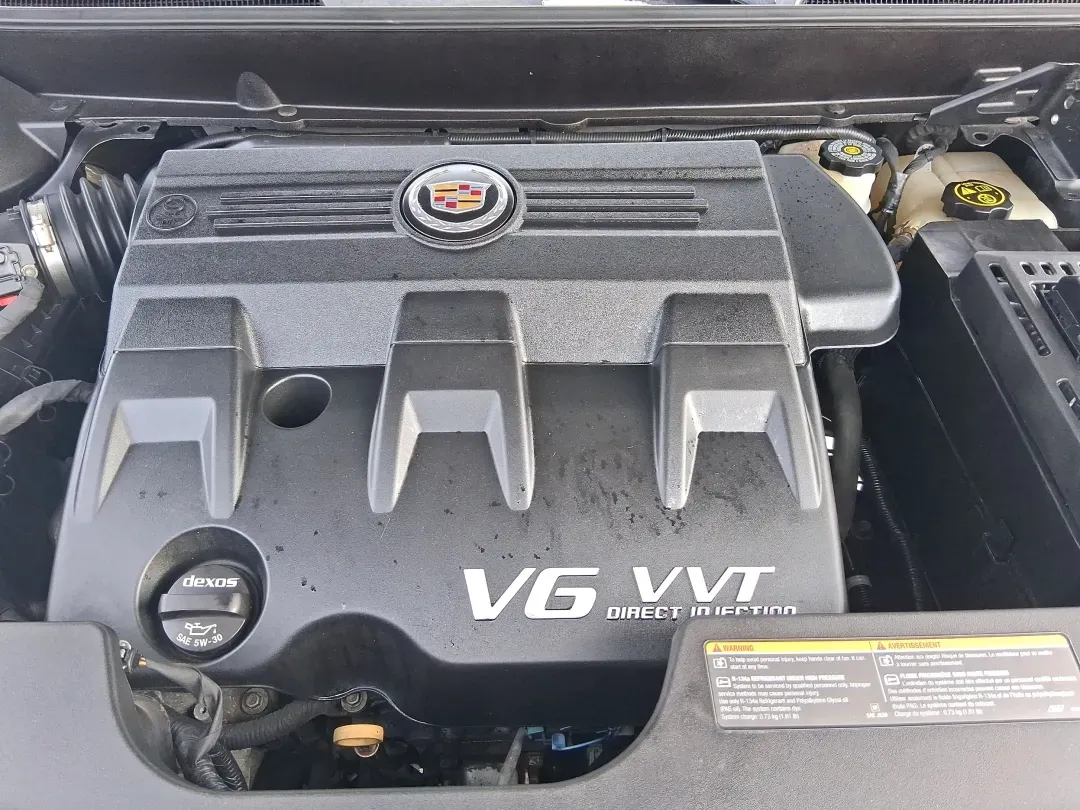 2014 Cadillac SRX Performance Collection (3GYFNCE38ES) with an 3.6L V-6 gasoline direct injection engine, located at 1184 Kauffman Ave, Fairborn, OH, 45324, (937) 908-9800, 39.807072, -84.030914 - **Experience Luxury and Versatility with the 2014 Cadillac SRX Performance Collection at Advantage Car and Credit - Riverside!**<br /> <br /> Are you in search of a vehicle that accommodates both your daily commutes and weekend adventures while ensuring you travel in style? Look no further than the - Photo#11