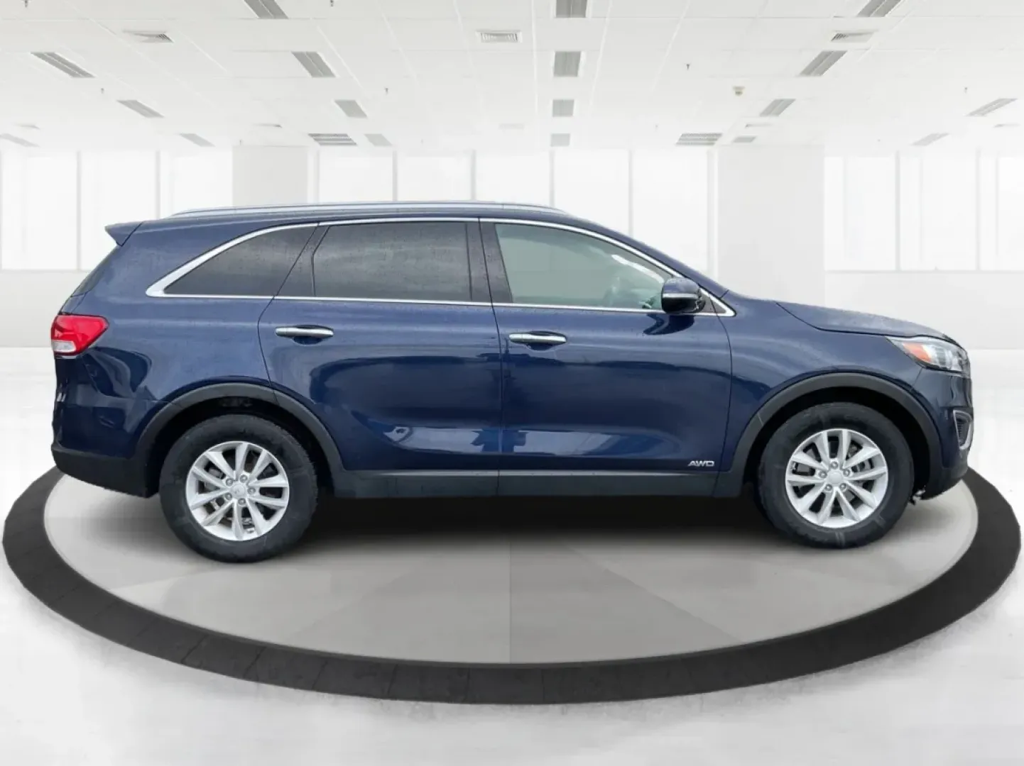 2018 Kia Sorento 2.4L LX (5XYPGDA30JG) with an 2.4L I-4 gasoline direct injection engine, located at 1230 East Main St, Xenia, OH, 45385, (937) 908-9800, 39.688026, -83.910172 - 2018 Kia Sorento 2.4L LX - Photo#1