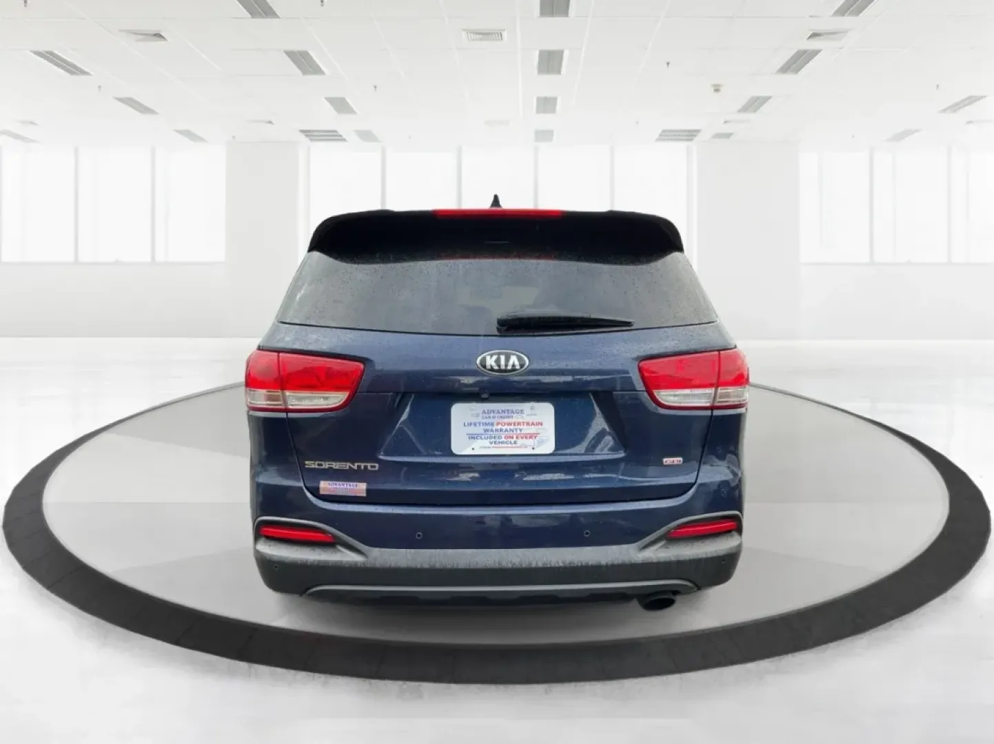 2018 Kia Sorento 2.4L LX (5XYPGDA30JG) with an 2.4L I-4 gasoline direct injection engine, located at 1230 East Main St, Xenia, OH, 45385, (937) 908-9800, 39.688026, -83.910172 - 2018 Kia Sorento 2.4L LX - Photo#3