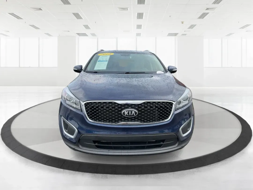 2018 Kia Sorento 2.4L LX (5XYPGDA30JG) with an 2.4L I-4 gasoline direct injection engine, located at 1230 East Main St, Xenia, OH, 45385, (937) 908-9800, 39.688026, -83.910172 - **Explore the Open Road in Style with the 2018 Kia Sorento - Perfect for Every Family Adventure!**<br /> <br /> Are you ready for your next family road trip or weekend getaway? The 2018 Kia Sorento is the SUV that will elevate your lifestyle and ensure every journey is memorable. With its spacious i - Photo#7