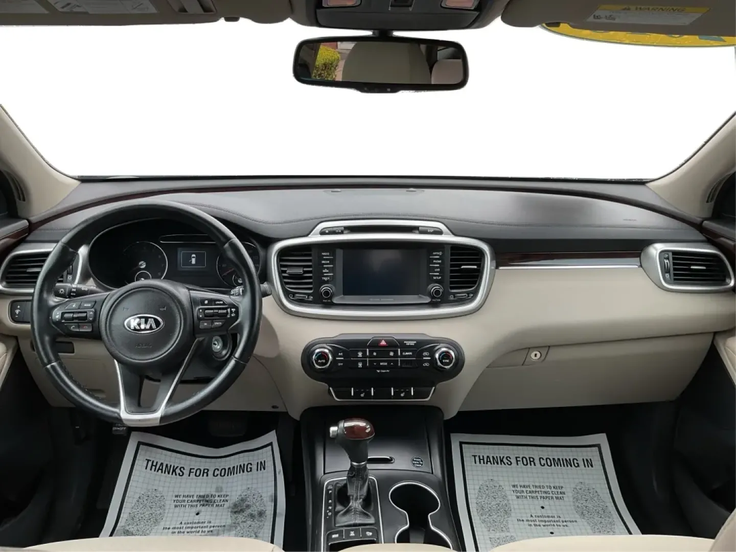 2018 Kia Sorento 2.4L LX (5XYPGDA30JG) with an 2.4L I-4 gasoline direct injection engine, located at 1230 East Main St, Xenia, OH, 45385, (937) 908-9800, 39.688026, -83.910172 - 2018 Kia Sorento 2.4L LX - Photo#20