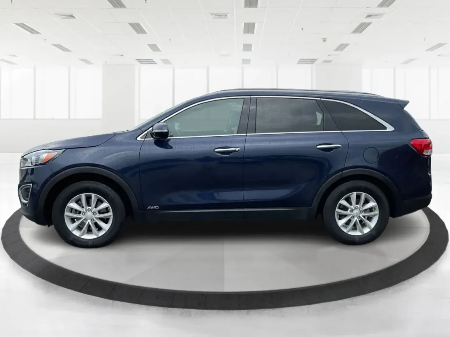 2018 Kia Sorento 2.4L LX (5XYPGDA30JG) with an 2.4L I-4 gasoline direct injection engine, located at 1099 N County Rd 25A, Troy, OH, 45373, (937) 908-9800, 40.057079, -84.212883 - **Explore the Open Road in Style with the 2018 Kia Sorento - Perfect for Every Family Adventure!**<br /> <br /> Are you ready for your next family road trip or weekend getaway? The 2018 Kia Sorento is the SUV that will elevate your lifestyle and ensure every journey is memorable. With its spacious i - Photo#5