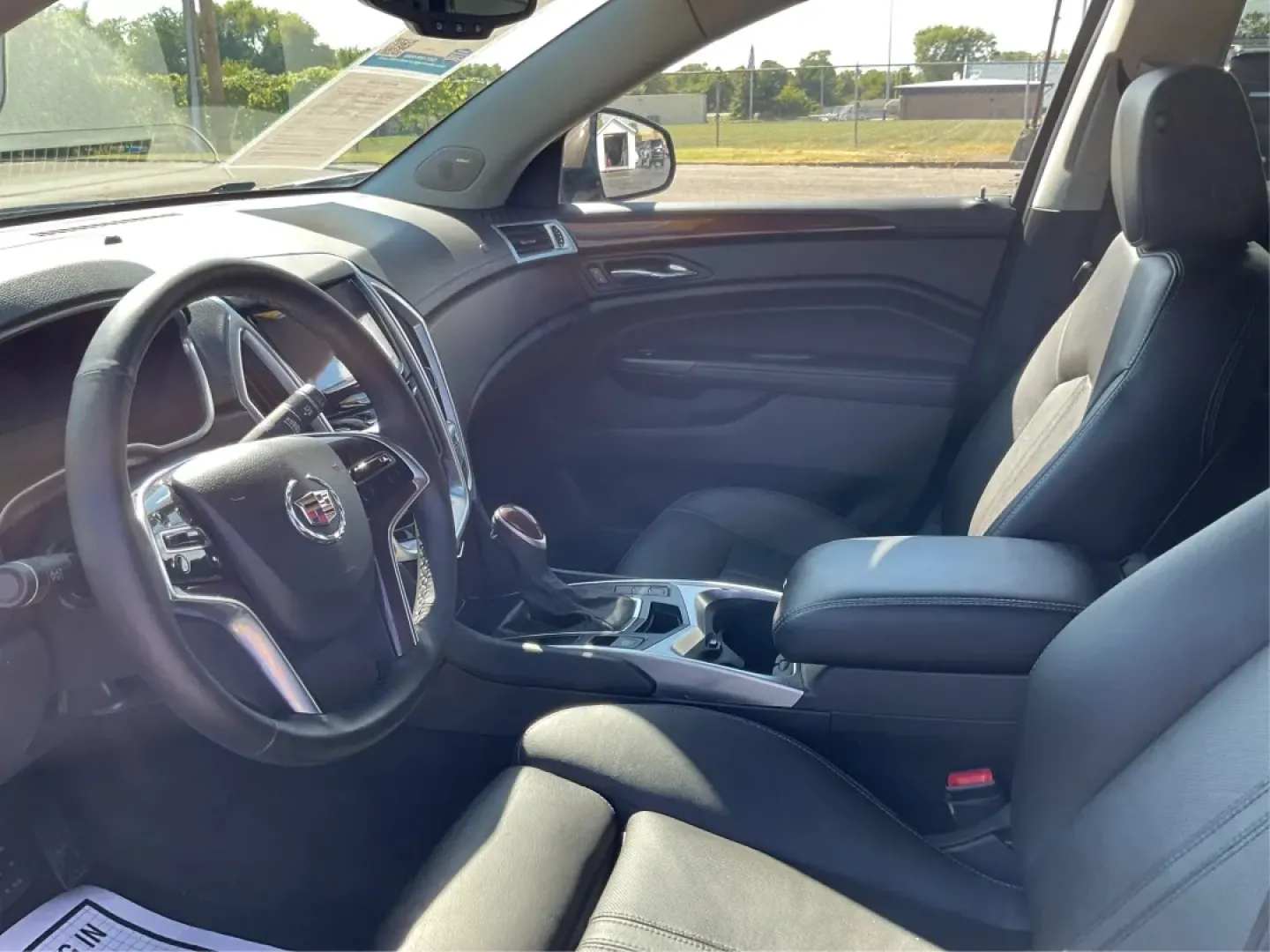 2014 Cadillac SRX Luxury Collection (3GYFNBE30ES) with an 3.6L V-6 gasoline direct injection engine, located at 1230 East Main St, Xenia, OH, 45385, (937) 908-9800, 39.688026, -83.910172 - ### Experience Luxury and Versatility with the 2014 Cadillac SRX Luxury Collection at Advantage Car and Credit - Fairborn!<br /> <br /> Are you in search of the perfect vehicle to elevate your lifestyle? Whether you're a growing family needing a spacious ride, a commuter looking for comfort during l - Photo#9
