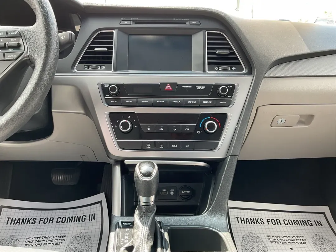 2016 Hyundai Sonata SE (5NPE24AF3GH) with an 2.4L I-4 gasoline direct injection engine, located at 1184 Kauffman Ave, Fairborn, OH, 45324, (937) 908-9800, 39.807072, -84.030914 - **Discover Your Ideal Family Sedan: 2016 Hyundai Sonata SE at Advantage Car and Credit - Moraine**<br /> <br /> Are you in search of a dependable vehicle that perfectly fits your family's lifestyle or makes your daily commute a breeze? Look no further! Presenting the 2016 Hyundai Sonata SE, a stylis - Photo#13