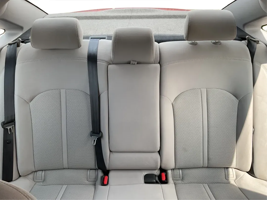 2016 Hyundai Sonata SE (5NPE24AF3GH) with an 2.4L I-4 gasoline direct injection engine, located at 1099 N County Rd 25A, Troy, OH, 45373, (937) 908-9800, 40.057079, -84.212883 - **Discover Your Ideal Family Sedan: 2016 Hyundai Sonata SE at Advantage Car and Credit - Moraine**<br /> <br /> Are you in search of a dependable vehicle that perfectly fits your family's lifestyle or makes your daily commute a breeze? Look no further! Presenting the 2016 Hyundai Sonata SE, a stylis - Photo#14