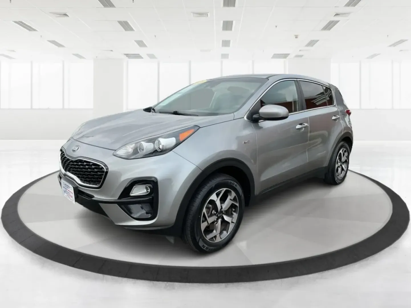2020 Kia Sportage LX (KNDPMCAC7L7) with an Theta II 2.4L I-4 gasoline direct injection engine, located at 1184 Kauffman Ave, Fairborn, OH, 45324, (937) 908-9800, 39.807072, -84.030914 - **Adventure Awaits with the 2020 Kia Sportage LX Your Perfect Crossover Companion!**<br /> <br /> Are you ready to elevate your daily commutes or embark on unforgettable road trips with your family? Look no further! At Advantage Car and Credit in Fairborn, OH, we proudly present this stylish 2020 K - Photo#8
