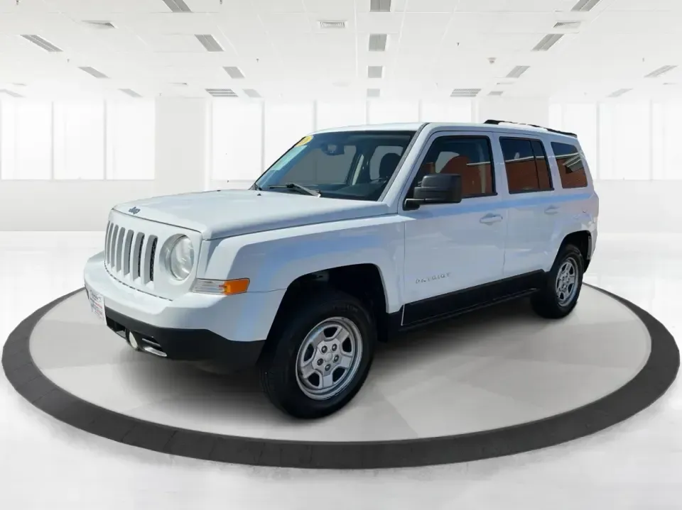 2016 Jeep Patriot Sport (1C4NJPBA0GD) with an 2.0L L4 DOHC 16V engine, Automatic transmission, located at 4508 South Dixie Dr, Moraine, OH, 45439, (937) 908-9800, 39.689976, -84.218452 - **Unleash Your Adventurous Spirit with This 2016 Jeep Patriot Sport!**<br /> <br /> Are you looking for the perfect vehicle to elevate your weekend adventures or a reliable daily commuter? Look no further than this **2016 Jeep Patriot Sport**, now available at **Advantage Car and Credit - Xenia**. N - Photo#8