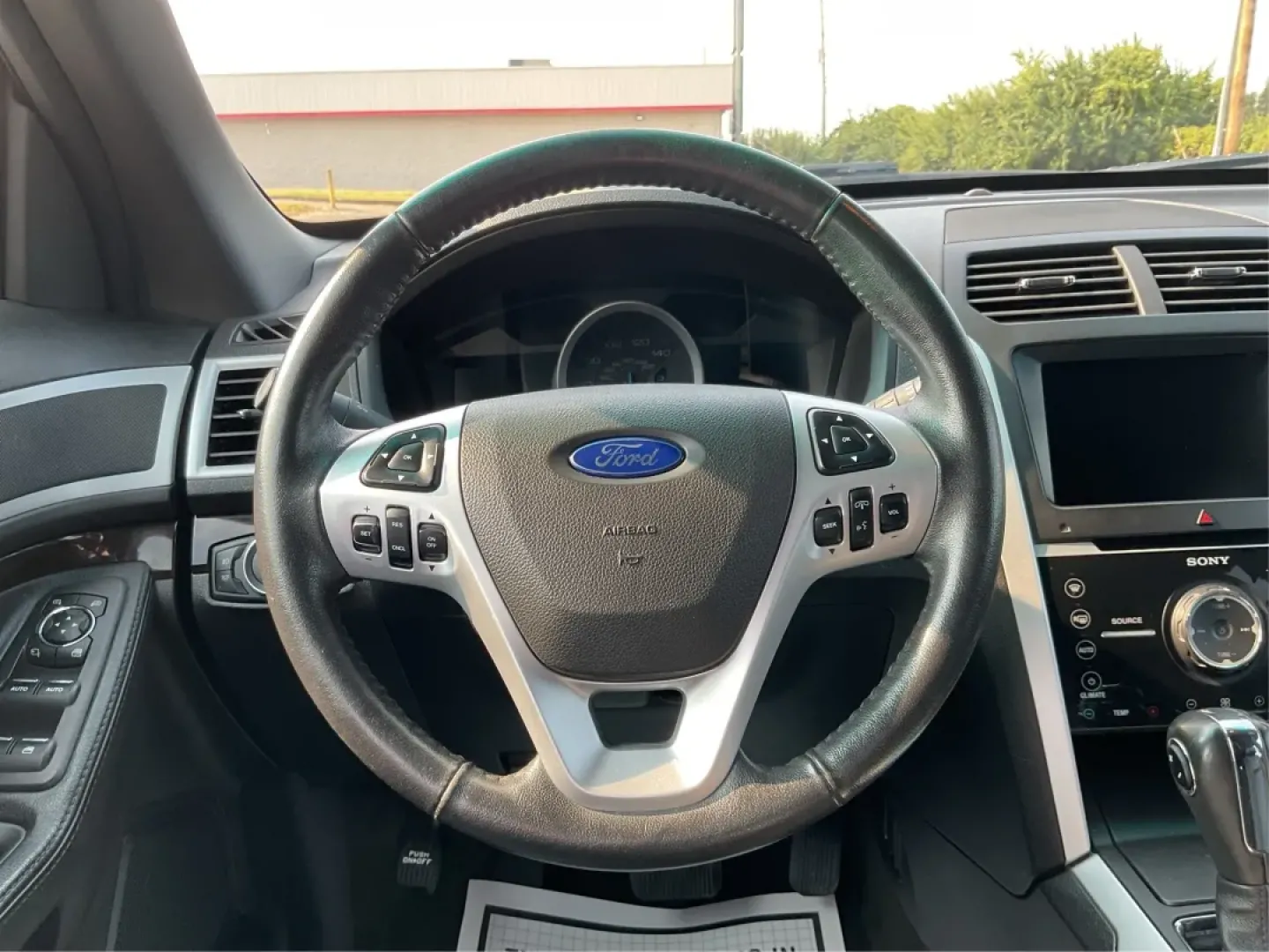 2015 Ford Explorer Limited (1FM5K8F86FG) with an 3.5L V-6 DOHC engine, located at 1230 East Main St, Xenia, OH, 45385, (937) 908-9800, 39.688026, -83.910172 - **Explore Your Next Adventure with the 2015 Ford Explorer Limited at Jamestown Auto Sales!**<br /> <br /> If you're seeking a versatile vehicle that meets the demands of your active lifestyle, look no further than the 2015 Ford Explorer Limited, available now at Jamestown Auto Sales in Xenia, OH. Th - Photo#16