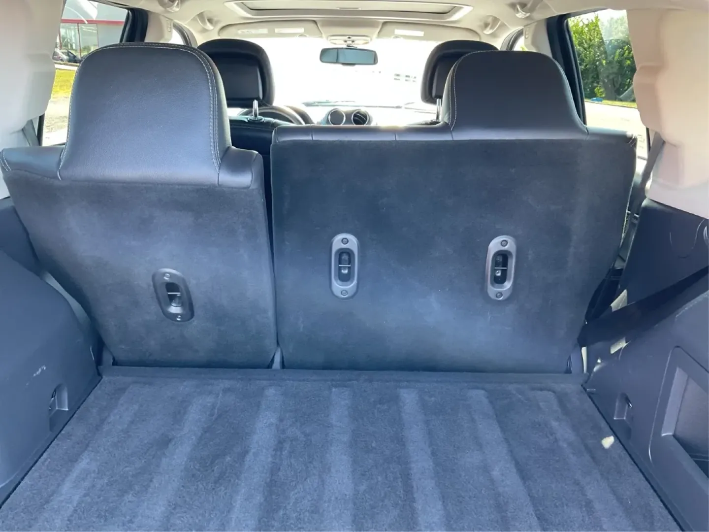 2016 Jeep Compass High Altitude Edition (1C4NJCEA0GD) with an 2L I-4 DOHC engine, located at 1951 S Dayton Lakeview Rd., New Carlisle, OH, 45344, (937) 908-9800, 39.890999, -84.050255 - Experience the thrill of adventure with the 2016 Jeep Compass High Altitude Edition, a versatile SUV designed for those who crave both comfort and capability. Whether you're a growing family seeking reliable transportation, a commuter navigating Riverside's bustling streets, or simply someone who en - Photo#12