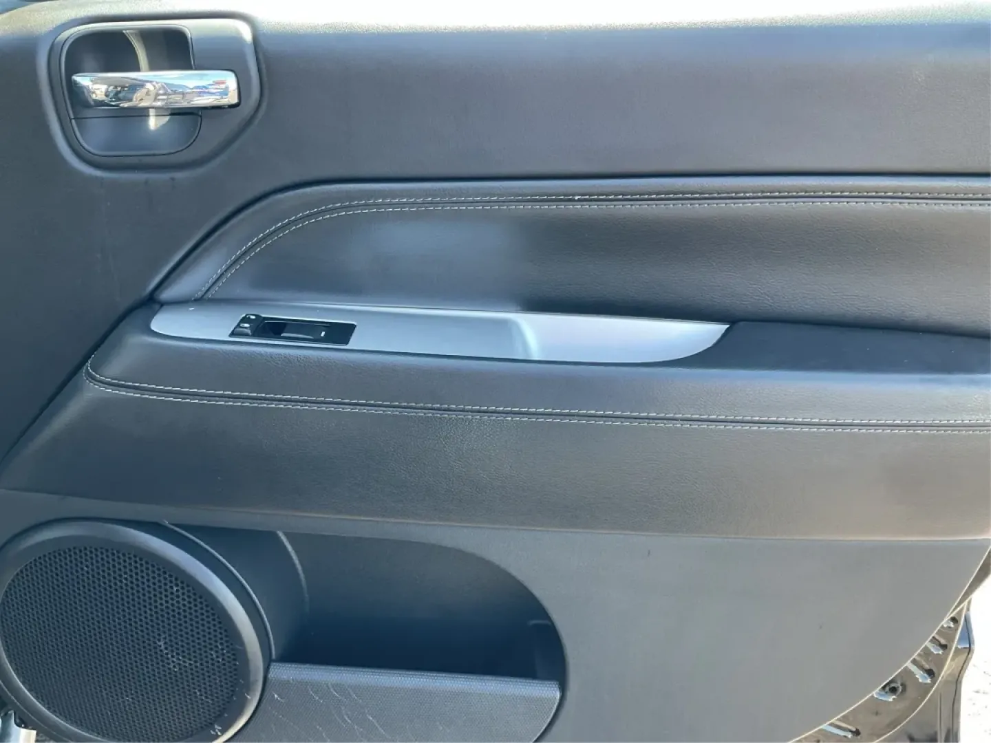 2016 Jeep Compass High Altitude Edition (1C4NJCEA0GD) with an 2L I-4 DOHC engine, located at 1951 S Dayton Lakeview Rd., New Carlisle, OH, 45344, (937) 908-9800, 39.890999, -84.050255 - Experience the thrill of adventure with the 2016 Jeep Compass High Altitude Edition, a versatile SUV designed for those who crave both comfort and capability. Whether you're a growing family seeking reliable transportation, a commuter navigating Riverside's bustling streets, or simply someone who en - Photo#19