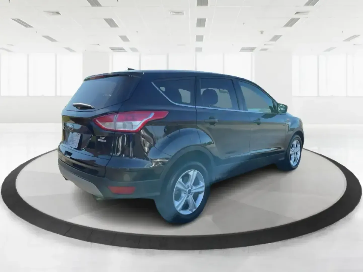 2016 Ford Escape SE (1FMCU9G92GU) with an 2.0L L4 DOHC 16V engine, 6-Speed Automatic transmission, located at 1951 S Dayton Lakeview Rd., New Carlisle, OH, 45344, (937) 908-9800, 39.890999, -84.050255 - **Adventure Awaits with the 2016 Ford Escape SE at Advantage Car and Credit - New Carlisle!**<br /> <br /> Are you ready to elevate your lifestyle with a vehicle that can handle both your daily commutes and weekend getaways? Look no further than this stunning 2016 Ford Escape SE, available now at Ad - Photo#2