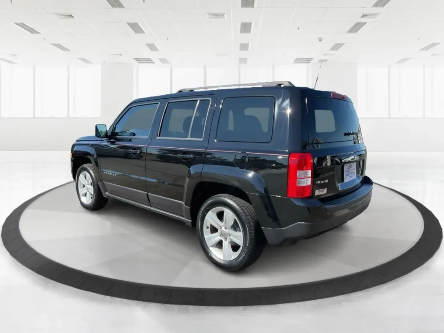 2015 Jeep Patriot Latitude (1C4NJRFB6FD) with an 2.4L I-4 DOHC engine, located at 1099 N County Rd 25A, Troy, OH, 45373, (937) 908-9800, 40.057079, -84.212883 - Discover the freedom of adventure with this 2015 Jeep Patriot Latitude, perfect for those who crave weekend getaways or family outings. With ample space and rugged capabilities, this SUV is designed for both urban commuting and off-road excursions. Whether you're navigating Troy's scenic backroads o - Photo#4