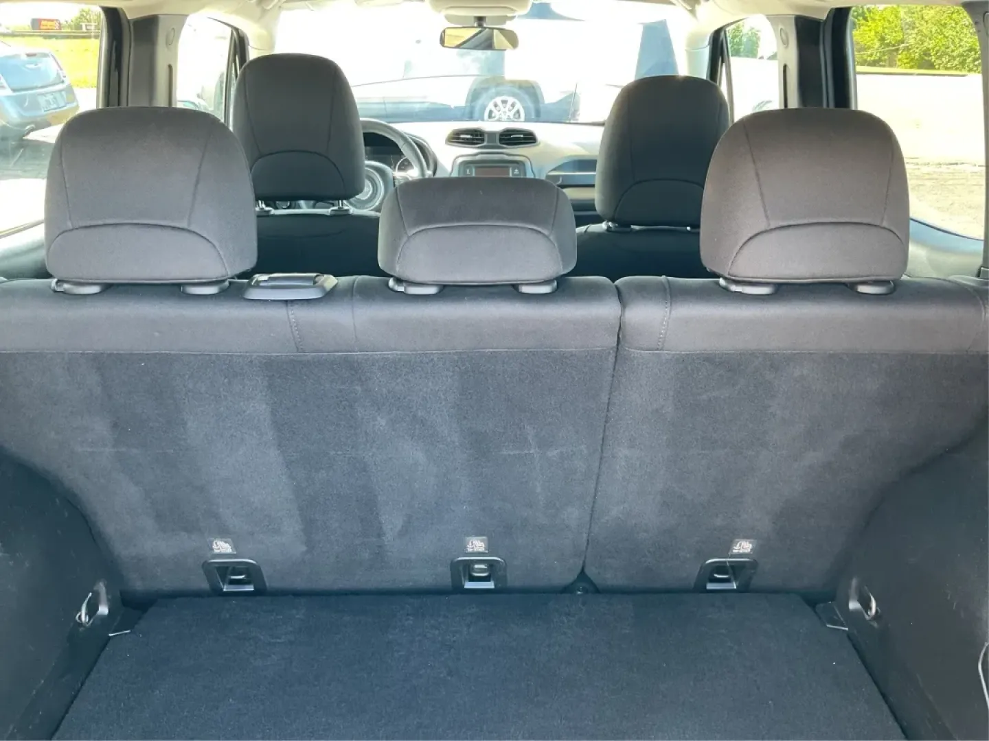 2018 Jeep Renegade Sport 4x4 (ZACCJBAB1JP) with an Other engine, located at 1951 S Dayton Lakeview Rd., New Carlisle, OH, 45344, (937) 908-9800, 39.890999, -84.050255 - Are you in search of a versatile vehicle that seamlessly adapts to your on-the-go lifestyle? Look no further than the **2018 Jeep Renegade Sport 4x4**, now available at **Advantage Car and Credit** in Piqua, OH. Perfect for weekend adventures, daily commutes, or family outings, this crossover offers - Photo#12