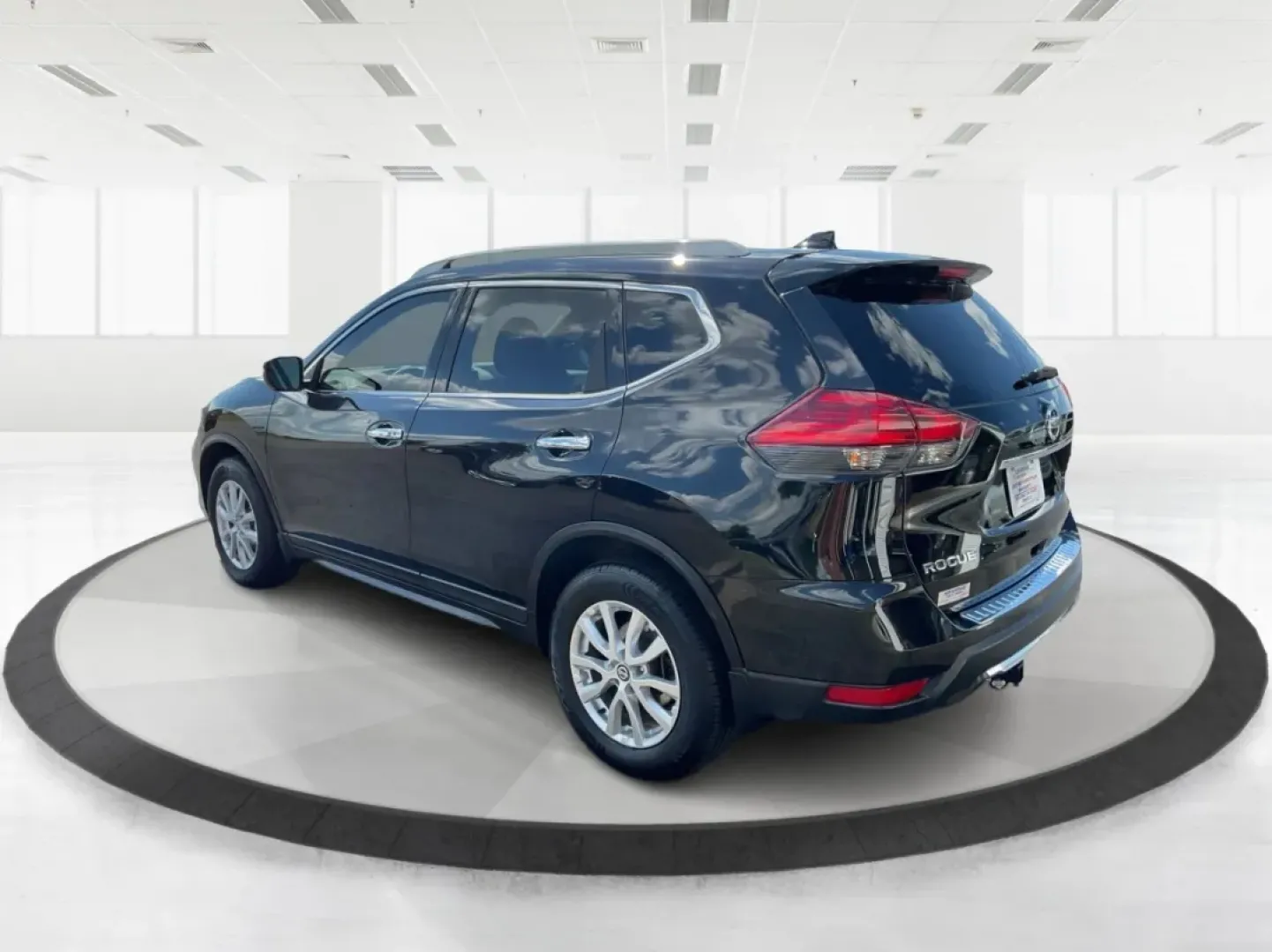 2017 Nissan Rogue SV (5N1AT2MV3HC) with an 2.5L I-4 DOHC engine, located at 1184 Kauffman Ave, Fairborn, OH, 45324, (937) 908-9800, 39.807072, -84.030914 - **Discover the 2017 Nissan Rogue SV: Your Ultimate Family Adventure Companion!**<br /> <br /> Are you in search of the perfect vehicle that caters to both your family's needs and your adventurous spirit? Look no further than the 2017 Nissan Rogue SV, an exceptional SUV that delivers comfort, versati - Photo#4