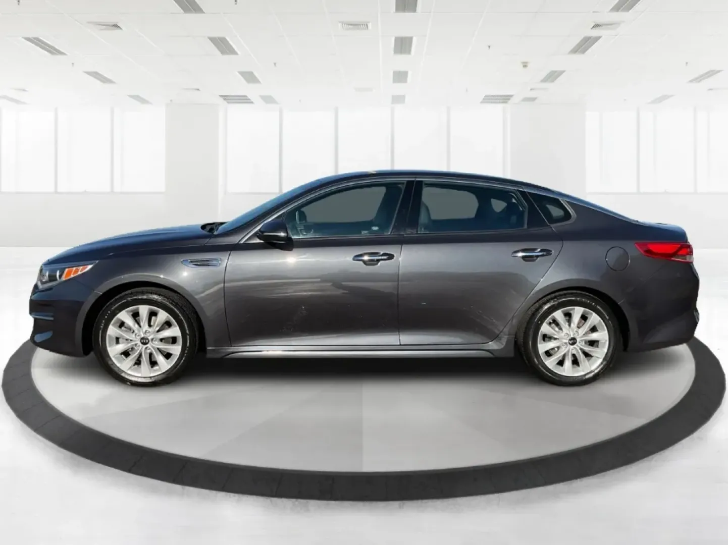 2017 Kia Optima EX (5XXGU4L34HG) with an Theta II 2.4L I-4 gasoline direct injection engine, located at 8750 N County Rd 25A, Piqua, OH, 45356, (937) 908-9800, 40.164391, -84.232513 - **Discover Your Perfect Drive: 2017 Kia Optima EX at Advantage Car and Credit - Piqua**<br /> <br /> Are you looking for a reliable sedan that promises comfort, style, and exceptional fuel efficiency? The 2017 Kia Optima EX is your ideal companion for daily commutes, weekend adventures, or family ou - Photo#5