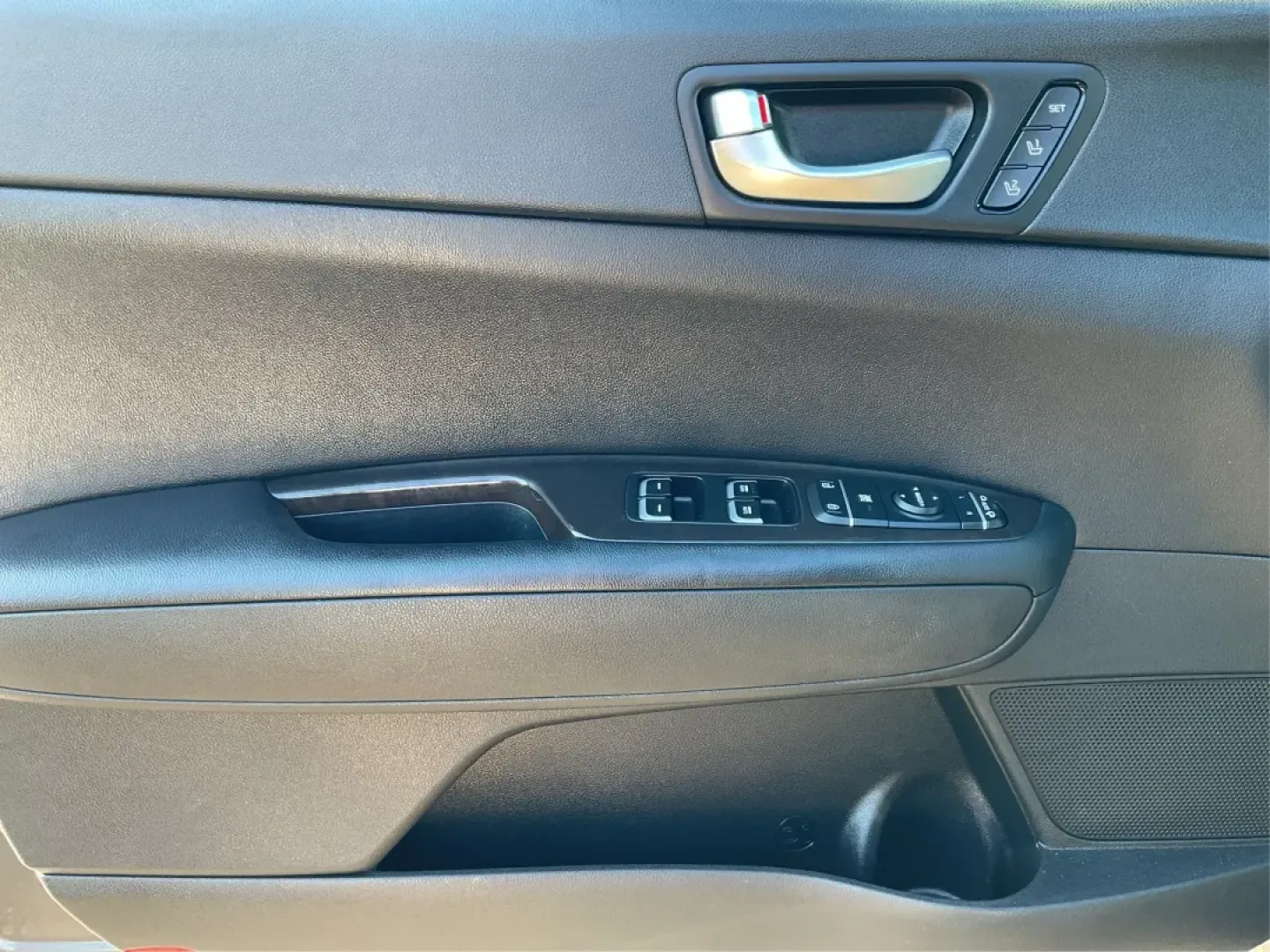 2017 Kia Optima EX (5XXGU4L34HG) with an Theta II 2.4L I-4 gasoline direct injection engine, located at 8750 N County Rd 25A, Piqua, OH, 45356, (937) 908-9800, 40.164391, -84.232513 - **Discover Your Perfect Drive: 2017 Kia Optima EX at Advantage Car and Credit - Piqua**<br /> <br /> Are you looking for a reliable sedan that promises comfort, style, and exceptional fuel efficiency? The 2017 Kia Optima EX is your ideal companion for daily commutes, weekend adventures, or family ou - Photo#17