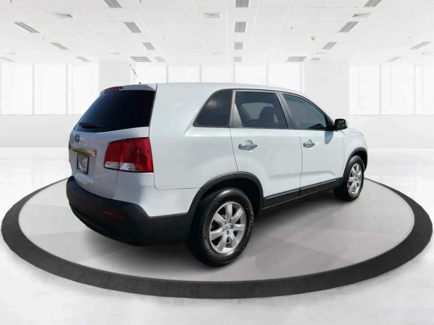 2013 Kia Sorento LX (5XYKT3A14DG) with an 2.4L I-4 DOHC engine, located at 8750 N County Rd 25A, Piqua, OH, 45356, (937) 908-9800, 40.164391, -84.232513 - Experience the perfect blend of comfort and efficiency with the 2013 Kia Sorento LX, an SUV tailored for families, adventurers, and everyday commuters alike. Whether you're navigating Piqua's bustling streets or planning a road trip to the nearby Dayton Art Institute, this versatile vehicle seamless - Photo#2