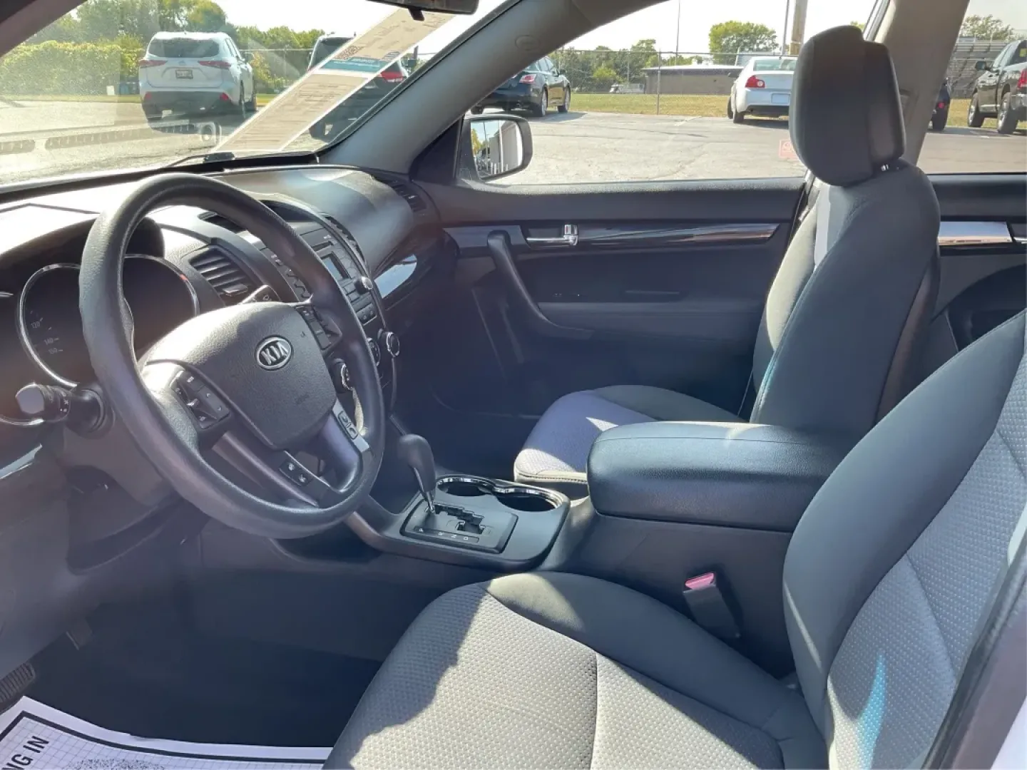 2013 Kia Sorento LX (5XYKT3A14DG) with an 2.4L I-4 DOHC engine, located at 8750 N County Rd 25A, Piqua, OH, 45356, (937) 908-9800, 40.164391, -84.232513 - Experience the perfect blend of comfort and efficiency with the 2013 Kia Sorento LX, an SUV tailored for families, adventurers, and everyday commuters alike. Whether you're navigating Piqua's bustling streets or planning a road trip to the nearby Dayton Art Institute, this versatile vehicle seamless - Photo#8