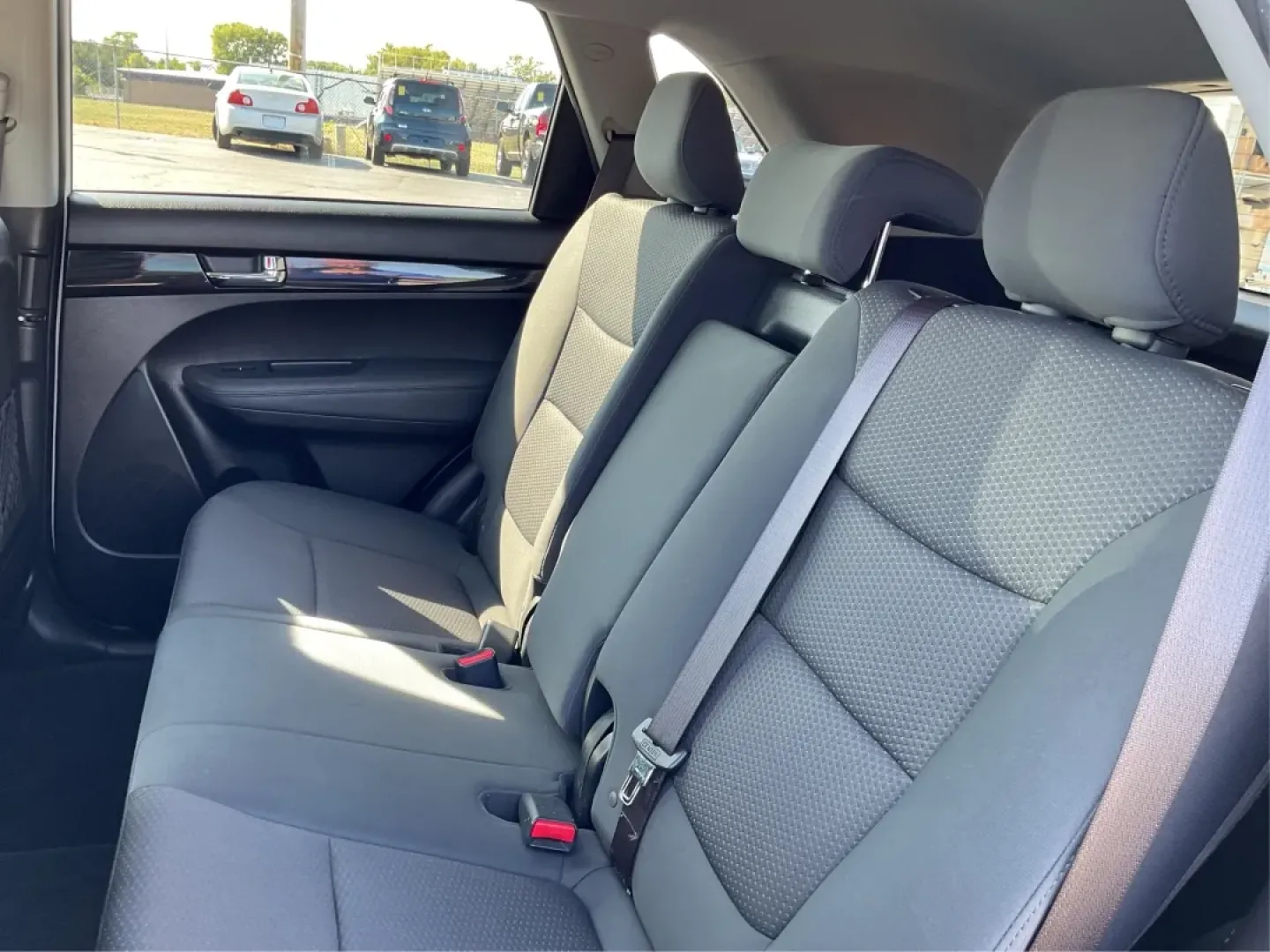 2013 Kia Sorento LX (5XYKT3A14DG) with an 2.4L I-4 DOHC engine, located at 8750 N County Rd 25A, Piqua, OH, 45356, (937) 908-9800, 40.164391, -84.232513 - Experience the perfect blend of comfort and efficiency with the 2013 Kia Sorento LX, an SUV tailored for families, adventurers, and everyday commuters alike. Whether you're navigating Piqua's bustling streets or planning a road trip to the nearby Dayton Art Institute, this versatile vehicle seamless - Photo#9