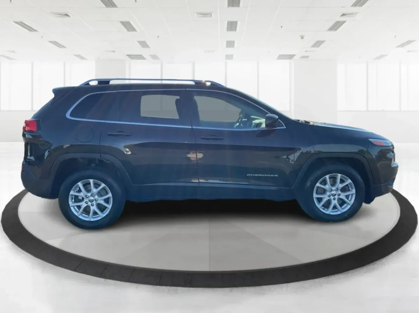 2014 Jeep Cherokee Latitude (1C4PJMCS5EW) with an Other engine, located at 401 Woodman Dr, Riverside, OH, 45431, (937) 908-9800, 39.760899, -84.123421 - **Adventure Awaits: Discover the 2014 Jeep Cherokee Latitude at Advantage Car and Credit**<br /> <br /> Are you ready to elevate your driving experience? Whether you're a weekend explorer or a busy commuter, the 2014 Jeep Cherokee Latitude offers the perfect blend of style, comfort, and capability f - Photo#1