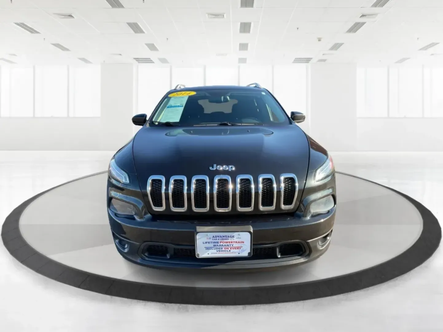 2014 Jeep Cherokee Latitude (1C4PJMCS5EW) with an Other engine, located at 401 Woodman Dr, Riverside, OH, 45431, (937) 908-9800, 39.760899, -84.123421 - **Adventure Awaits: Discover the 2014 Jeep Cherokee Latitude at Advantage Car and Credit**<br /> <br /> Are you ready to elevate your driving experience? Whether you're a weekend explorer or a busy commuter, the 2014 Jeep Cherokee Latitude offers the perfect blend of style, comfort, and capability f - Photo#5