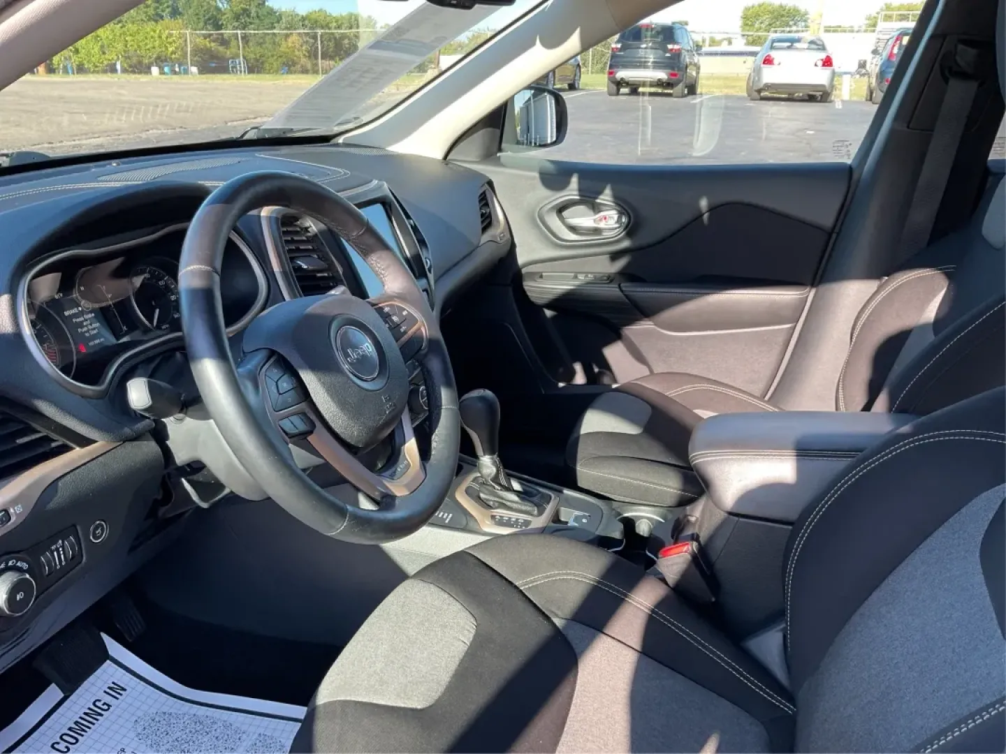 2014 Jeep Cherokee Latitude (1C4PJMCS5EW) with an Other engine, located at 401 Woodman Dr, Riverside, OH, 45431, (937) 908-9800, 39.760899, -84.123421 - **Adventure Awaits: Discover the 2014 Jeep Cherokee Latitude at Advantage Car and Credit**<br /> <br /> Are you ready to elevate your driving experience? Whether you're a weekend explorer or a busy commuter, the 2014 Jeep Cherokee Latitude offers the perfect blend of style, comfort, and capability f - Photo#8