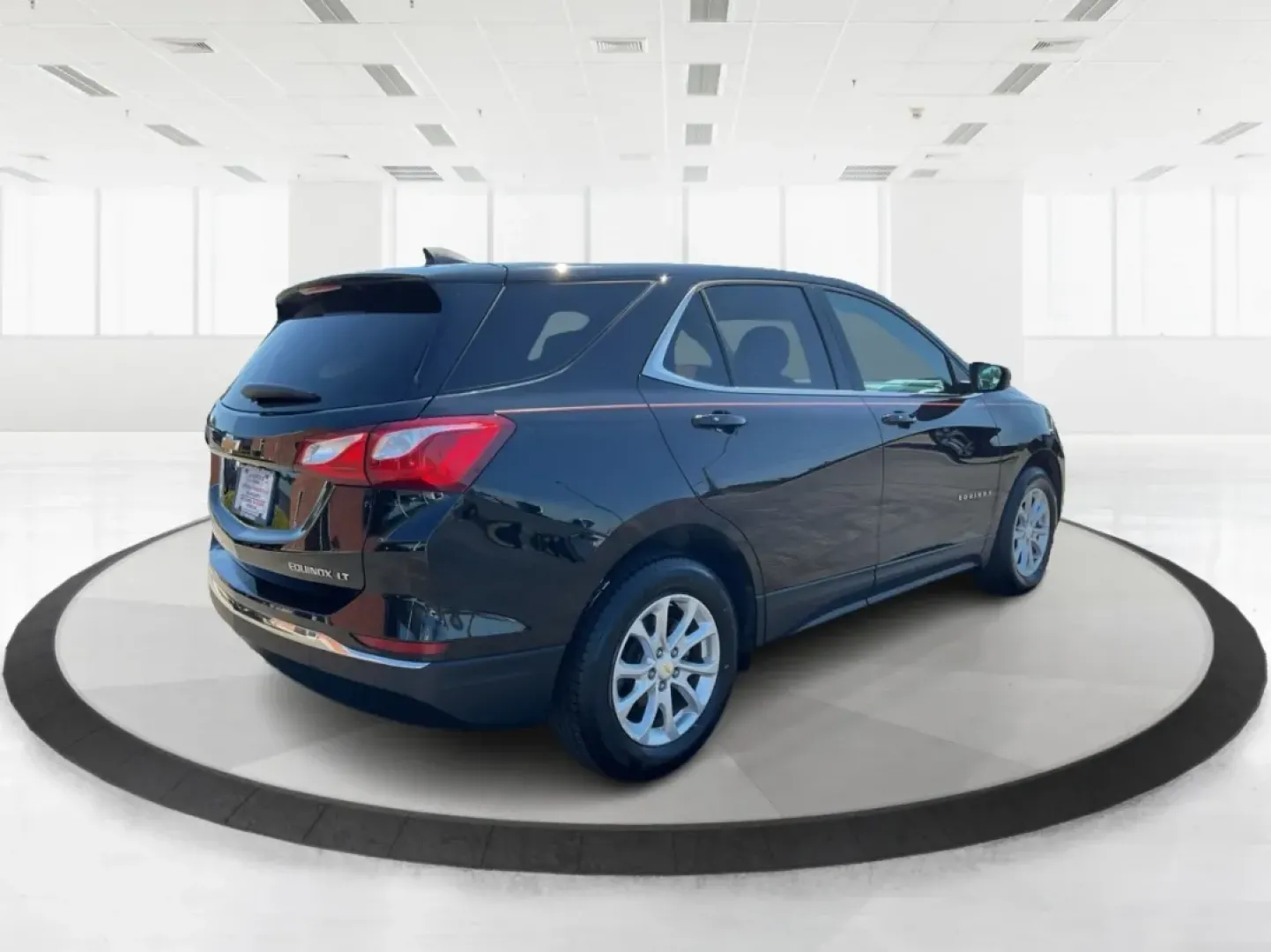 2018 Chevrolet Equinox LT (2GNAXSEV7J6) with an 1.5L I-4 gasoline direct injection engine, located at 1099 N County Rd 25A, Troy, OH, 45373, (937) 908-9800, 40.057079, -84.212883 - Are you searching for a versatile vehicle that effortlessly combines style, comfort, and practicality? Look no further! At Advantage Car and Credit - Troy, located at 1099 N County Rd 25A, Troy, OH 45373, we are excited to present a fantastic opportunity to own a 2018 Chevrolet Equinox LT, perfect f - Photo#2