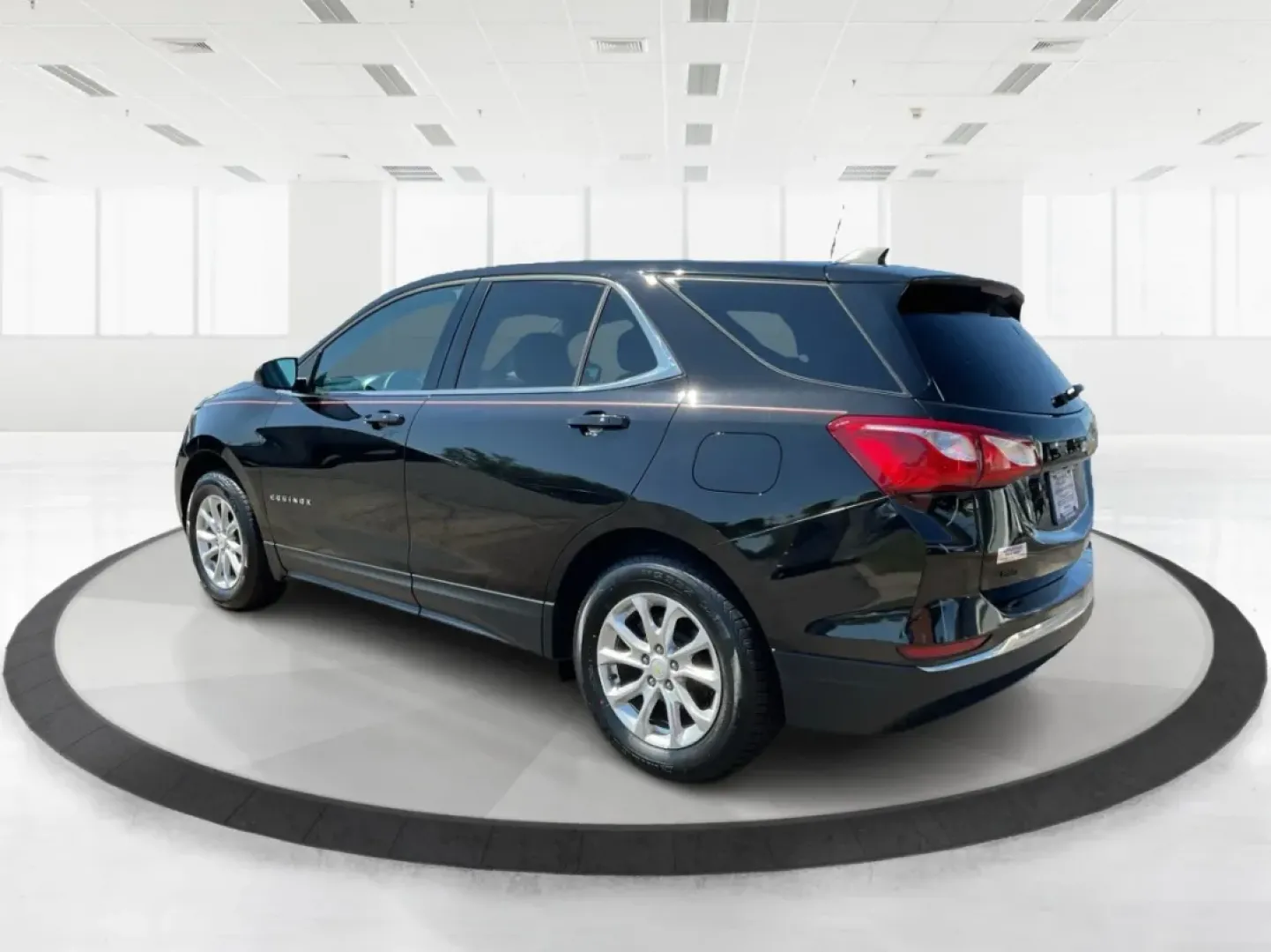 2018 Chevrolet Equinox LT (2GNAXSEV7J6) with an 1.5L I-4 gasoline direct injection engine, located at 1099 N County Rd 25A, Troy, OH, 45373, (937) 908-9800, 40.057079, -84.212883 - Are you searching for a versatile vehicle that effortlessly combines style, comfort, and practicality? Look no further! At Advantage Car and Credit - Troy, located at 1099 N County Rd 25A, Troy, OH 45373, we are excited to present a fantastic opportunity to own a 2018 Chevrolet Equinox LT, perfect f - Photo#4