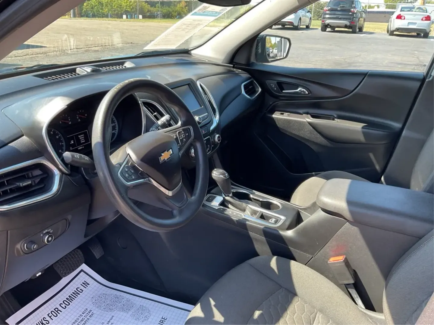 2018 Chevrolet Equinox LT (2GNAXSEV7J6) with an 1.5L I-4 gasoline direct injection engine, located at 1099 N County Rd 25A, Troy, OH, 45373, (937) 908-9800, 40.057079, -84.212883 - Are you searching for a versatile vehicle that effortlessly combines style, comfort, and practicality? Look no further! At Advantage Car and Credit - Troy, located at 1099 N County Rd 25A, Troy, OH 45373, we are excited to present a fantastic opportunity to own a 2018 Chevrolet Equinox LT, perfect f - Photo#9