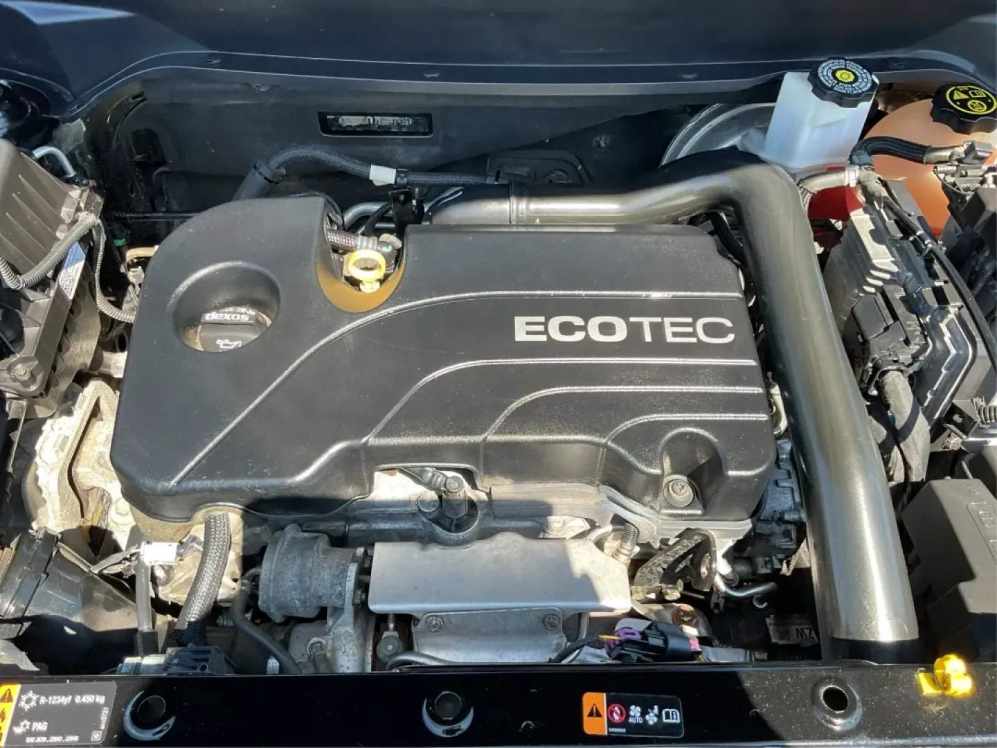 2018 Chevrolet Equinox LT (2GNAXSEV7J6) with an 1.5L I-4 gasoline direct injection engine, located at 1099 N County Rd 25A, Troy, OH, 45373, (937) 908-9800, 40.057079, -84.212883 - Are you searching for a versatile vehicle that effortlessly combines style, comfort, and practicality? Look no further! At Advantage Car and Credit - Troy, located at 1099 N County Rd 25A, Troy, OH 45373, we are excited to present a fantastic opportunity to own a 2018 Chevrolet Equinox LT, perfect f - Photo#11