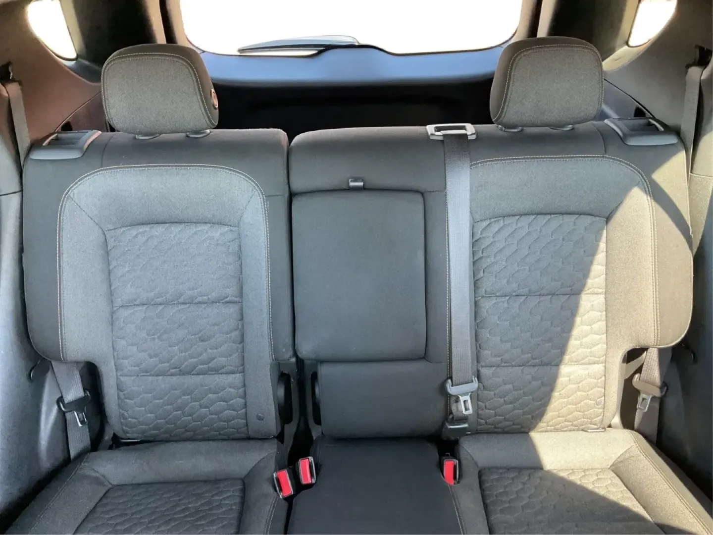 2018 Chevrolet Equinox LT (2GNAXSEV7J6) with an 1.5L I-4 gasoline direct injection engine, located at 1099 N County Rd 25A, Troy, OH, 45373, (937) 908-9800, 40.057079, -84.212883 - Are you searching for a versatile vehicle that effortlessly combines style, comfort, and practicality? Look no further! At Advantage Car and Credit - Troy, located at 1099 N County Rd 25A, Troy, OH 45373, we are excited to present a fantastic opportunity to own a 2018 Chevrolet Equinox LT, perfect f - Photo#14