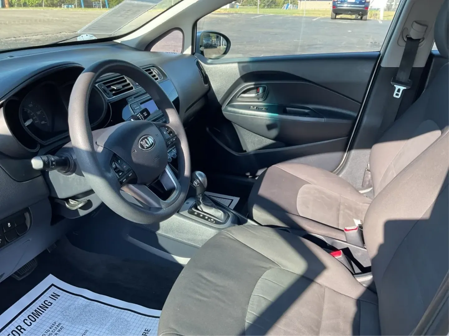 2017 Kia Rio LX (KNADM4A32H6) with an Gamma 1.6L I-4 gasoline direct injection engine, located at 880 E. National Road, Vandalia, OH, 45377, (937) 908-9800, 39.891918, -84.183594 - **Discover Ultimate Convenience with the 2017 Kia Rio at Advantage Car and Credit - Riverside!**<br /> <br /> Are you in search of a reliable vehicle that perfectly balances style and efficiency? The 2017 Kia Rio, located at Advantage Car and Credit in Riverside, OH, is an ideal choice for budget-co - Photo#9