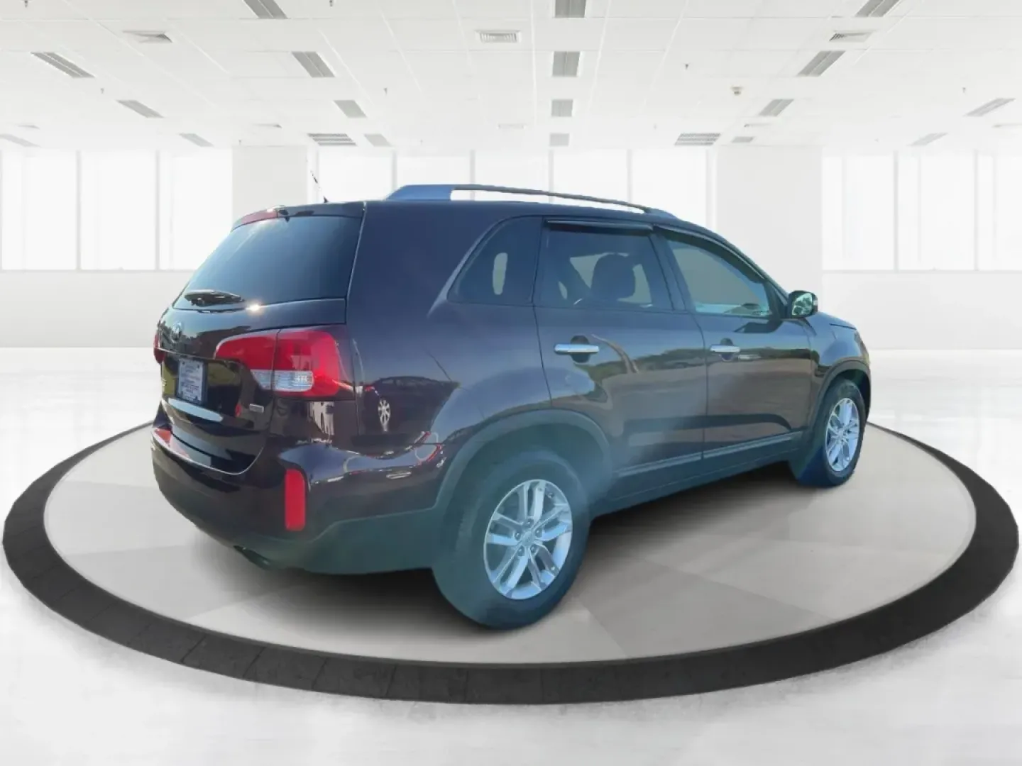 2014 Kia Sorento LX (5XYKT3A64EG) with an 2.4L I-4 gasoline direct injection engine, located at 4508 South Dixie Dr, Moraine, OH, 45439, (937) 908-9800, 39.689976, -84.218452 - **Elevate Your Family Adventures with the 2014 Kia Sorento!** <br /> <br /> Looking for a reliable SUV that seamlessly blends comfort with utility? The 2014 Kia Sorento is the perfect vehicle for growing families and adventurers alike. With its spacious interior, advanced safety features, and versat - Photo#2