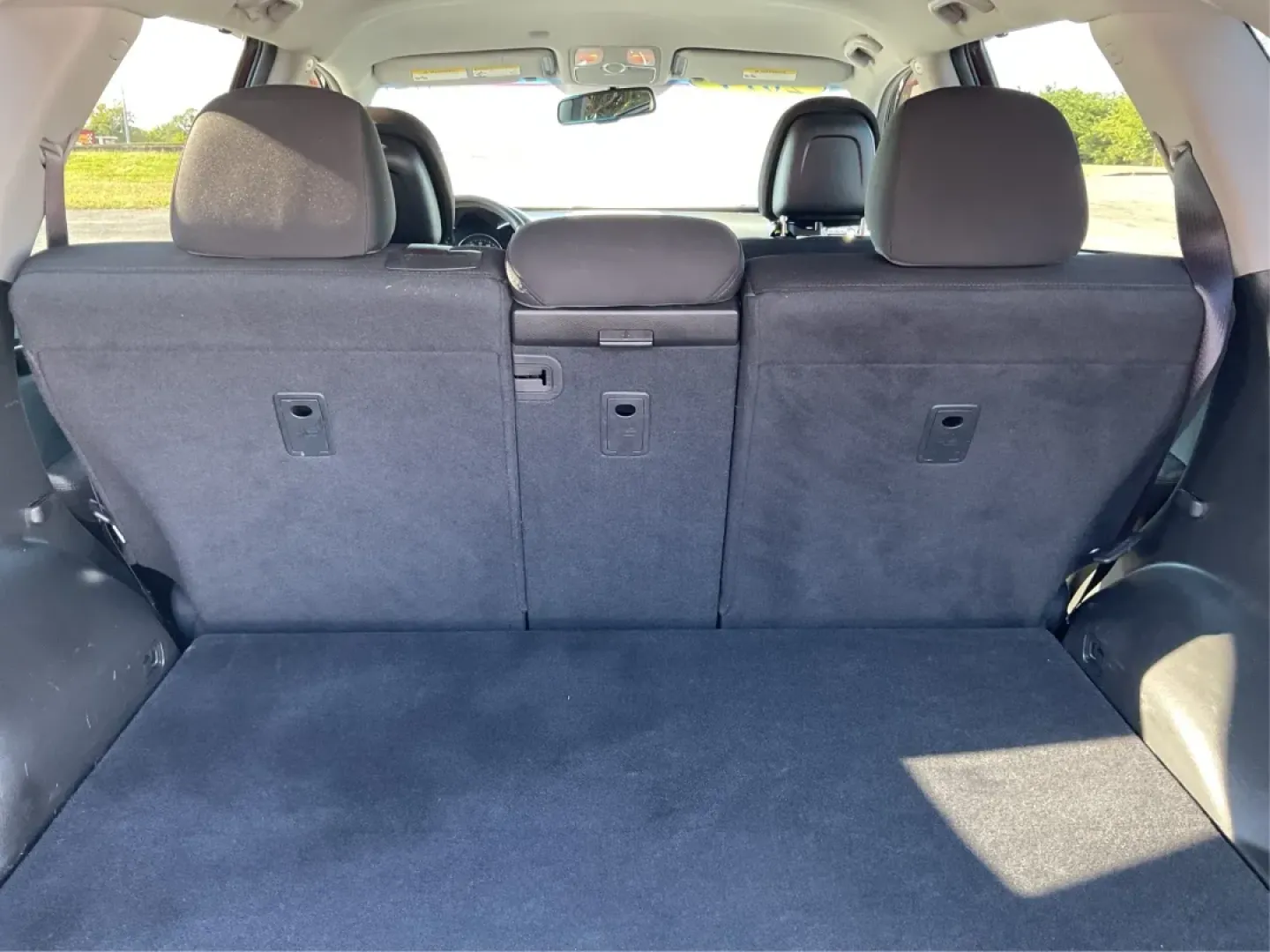 2014 Kia Sorento LX (5XYKT3A64EG) with an 2.4L I-4 gasoline direct injection engine, located at 4508 South Dixie Dr, Moraine, OH, 45439, (937) 908-9800, 39.689976, -84.218452 - **Elevate Your Family Adventures with the 2014 Kia Sorento!** <br /> <br /> Looking for a reliable SUV that seamlessly blends comfort with utility? The 2014 Kia Sorento is the perfect vehicle for growing families and adventurers alike. With its spacious interior, advanced safety features, and versat - Photo#11